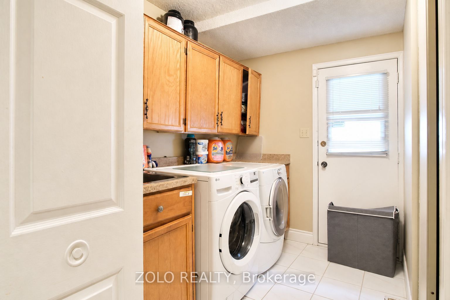 4084 Rolling Valley Drive Property Photo 23