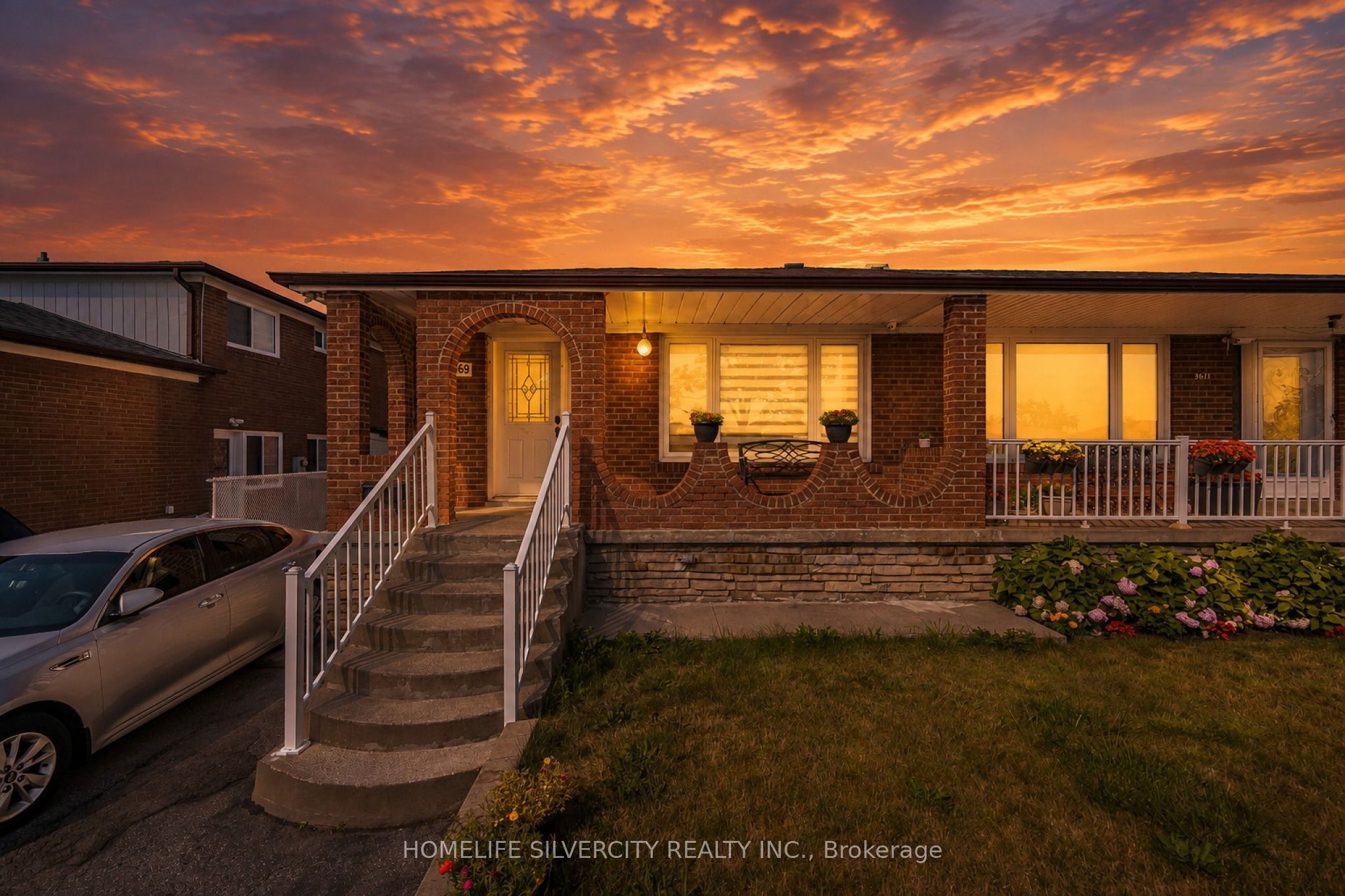 3669 Corliss Crescent Property Photo 2