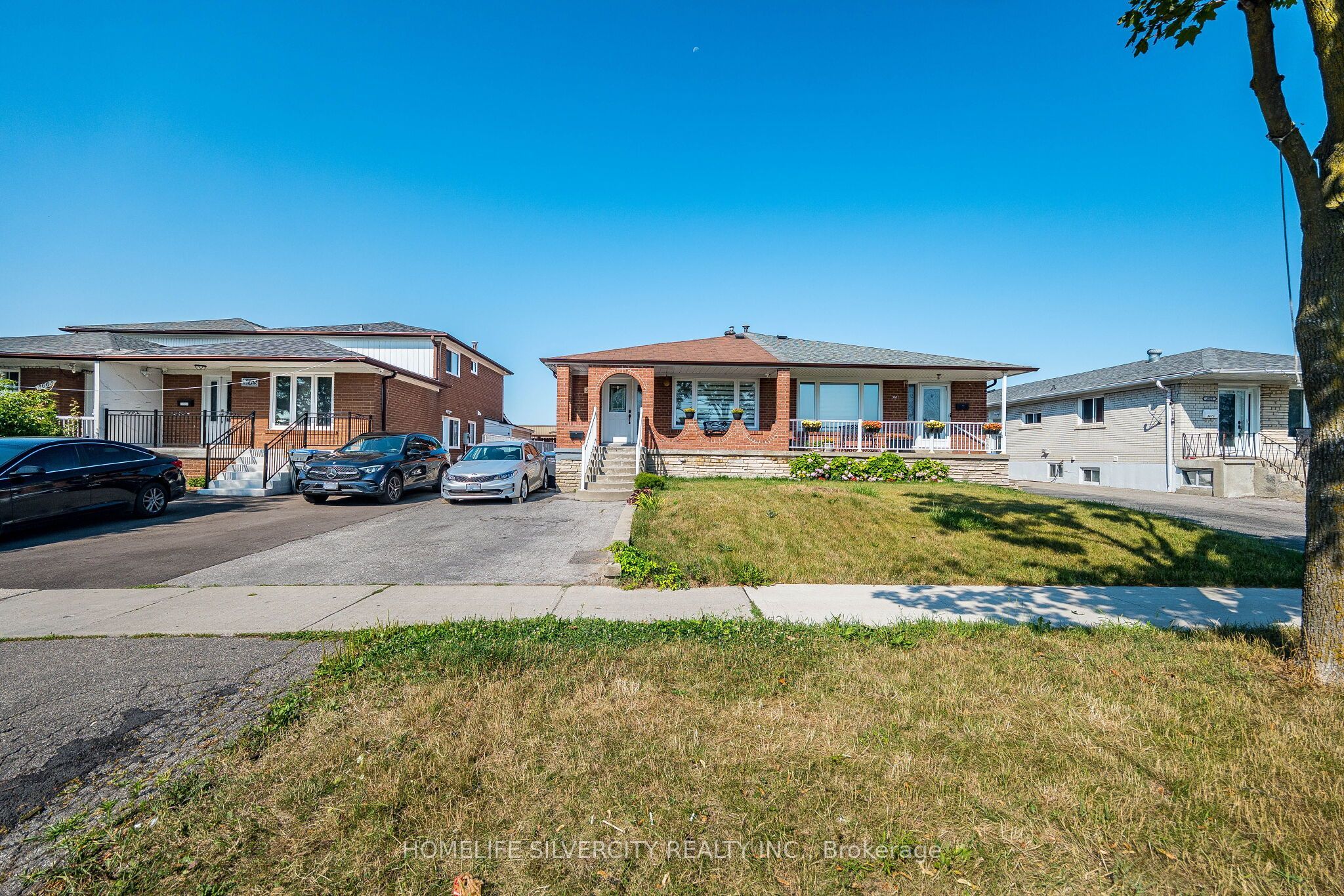 3669 Corliss Crescent Property Photo 3