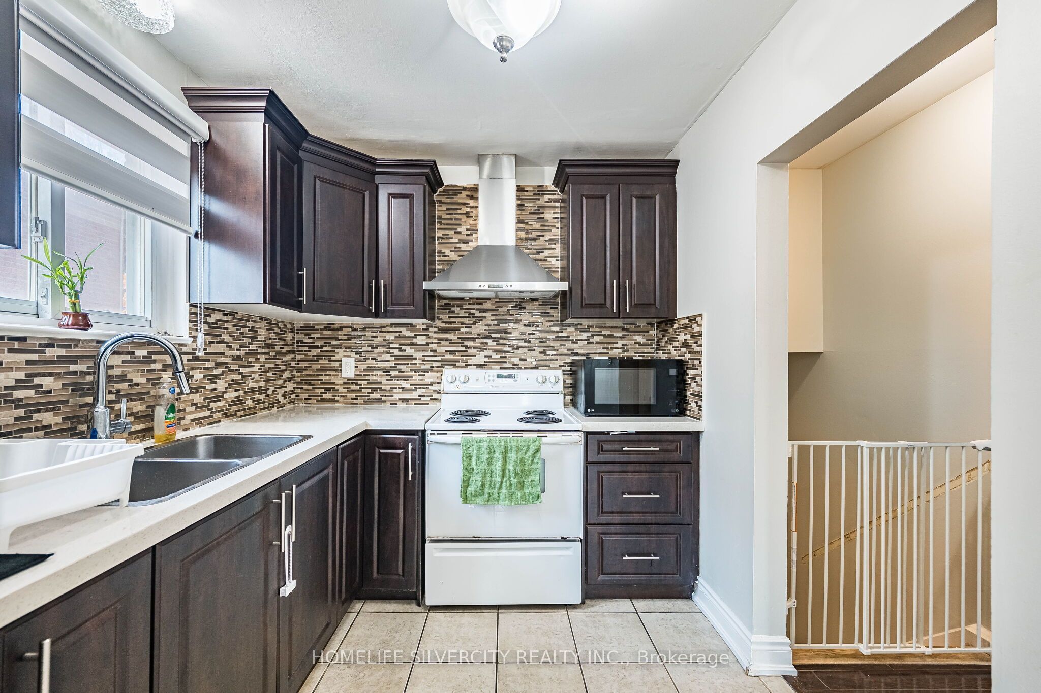 3669 Corliss Crescent Property Photo 17