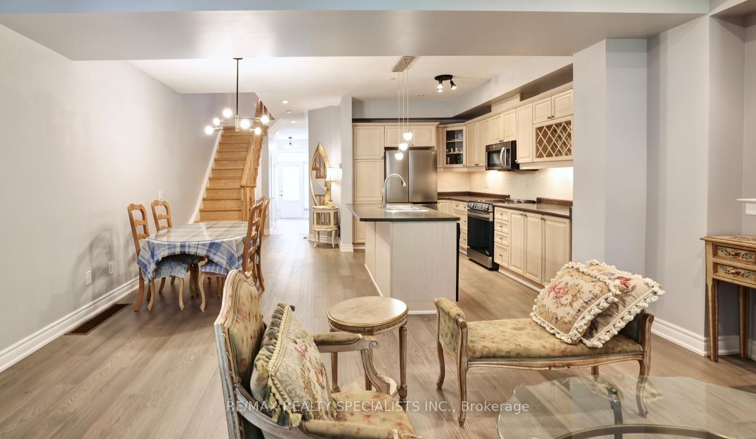 2401 Fifth Line W 8 Property Photo 16