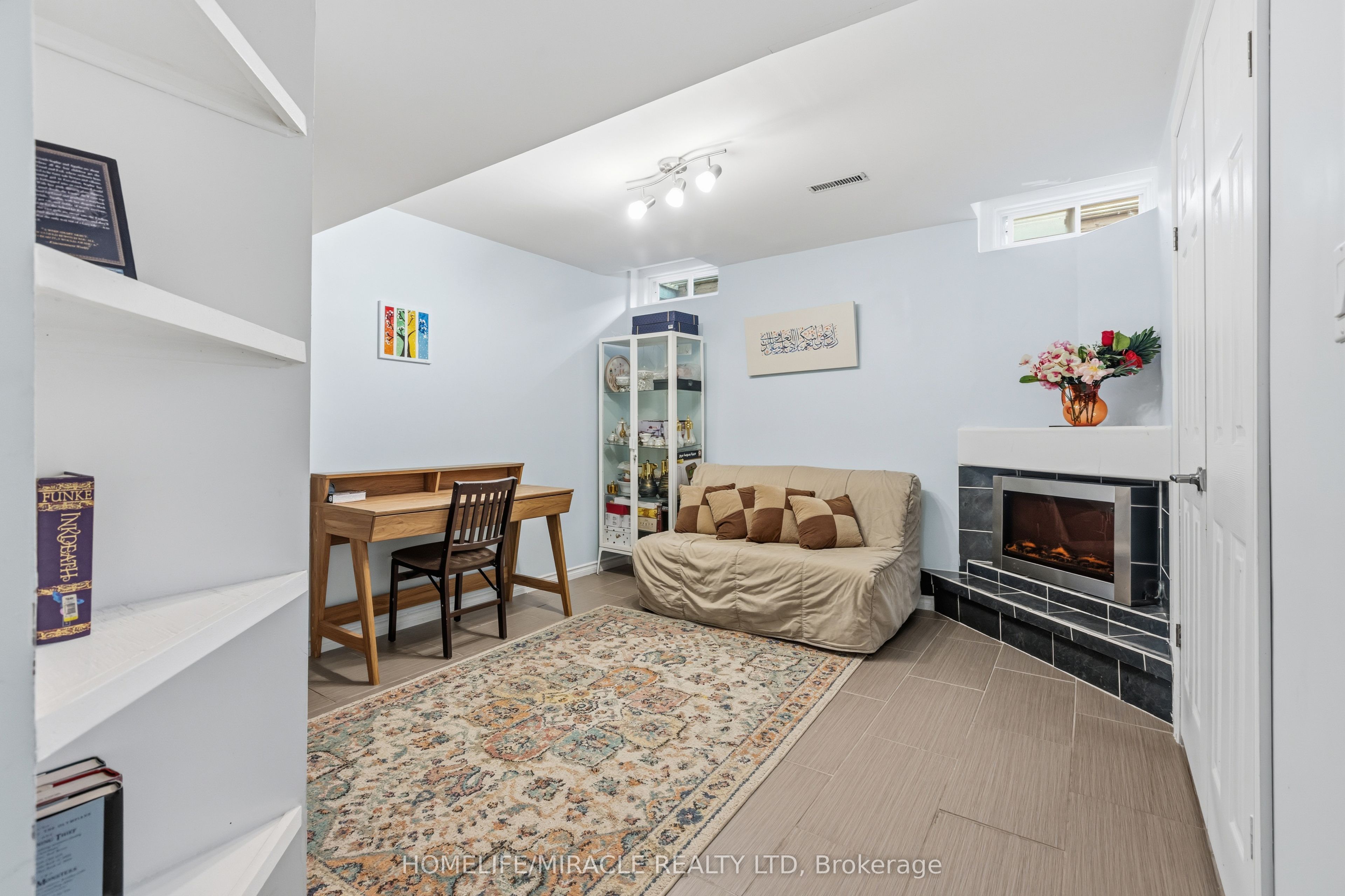 1405 Mcdermott Way N Property Photo 27