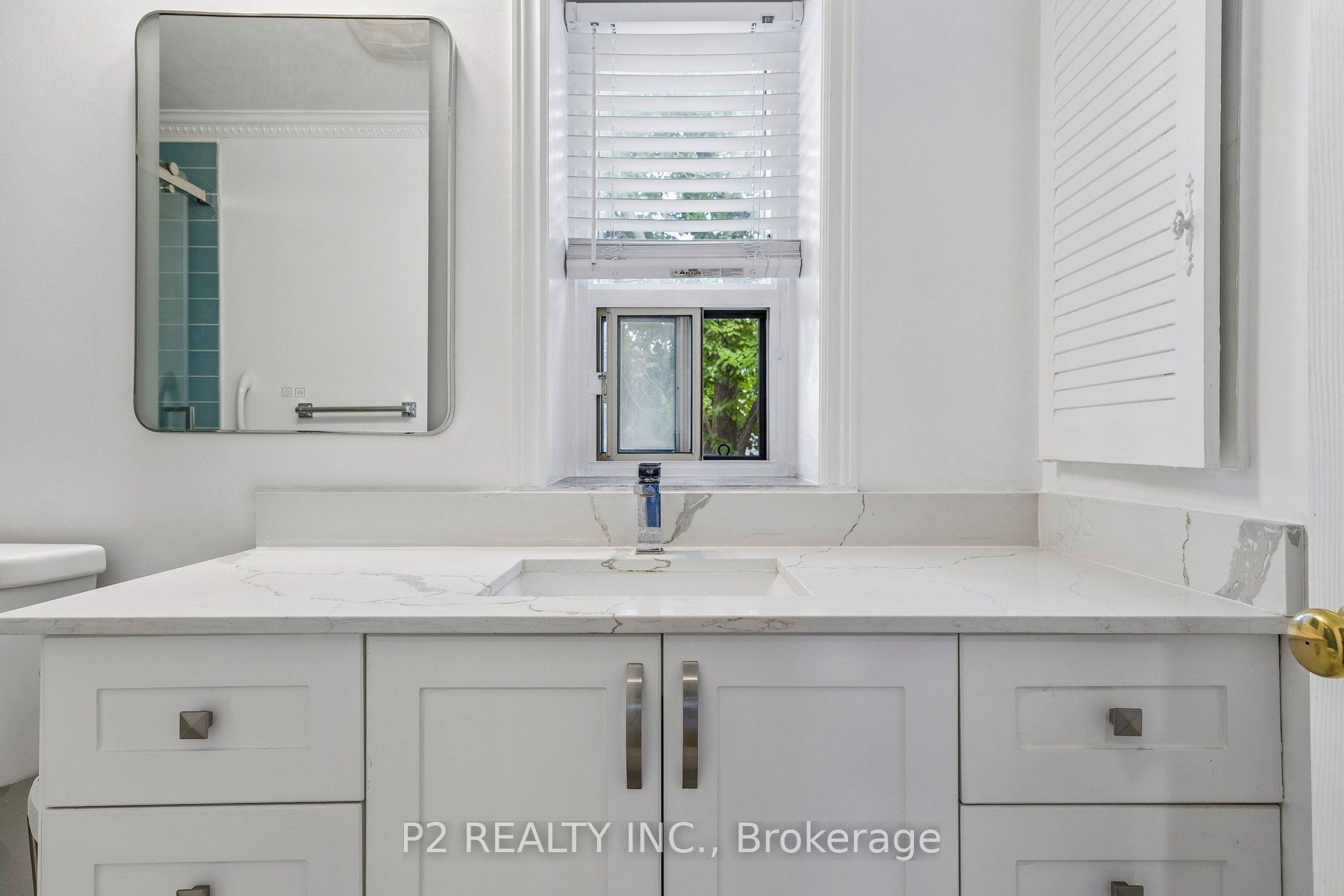 22-25 Gosford Blvd. Boulevard N Property Photo 8