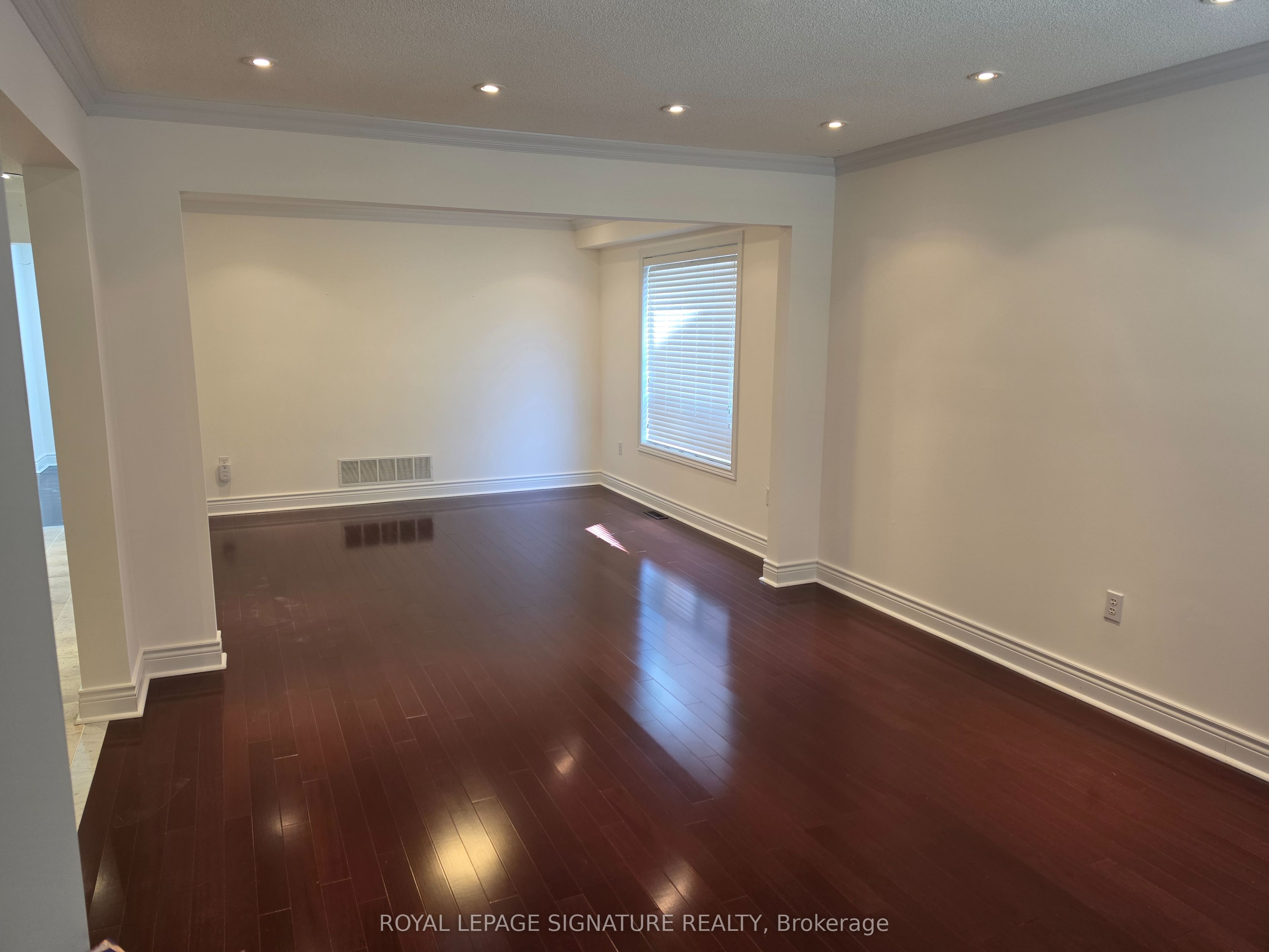 794 White Clover Way Property Photo 3