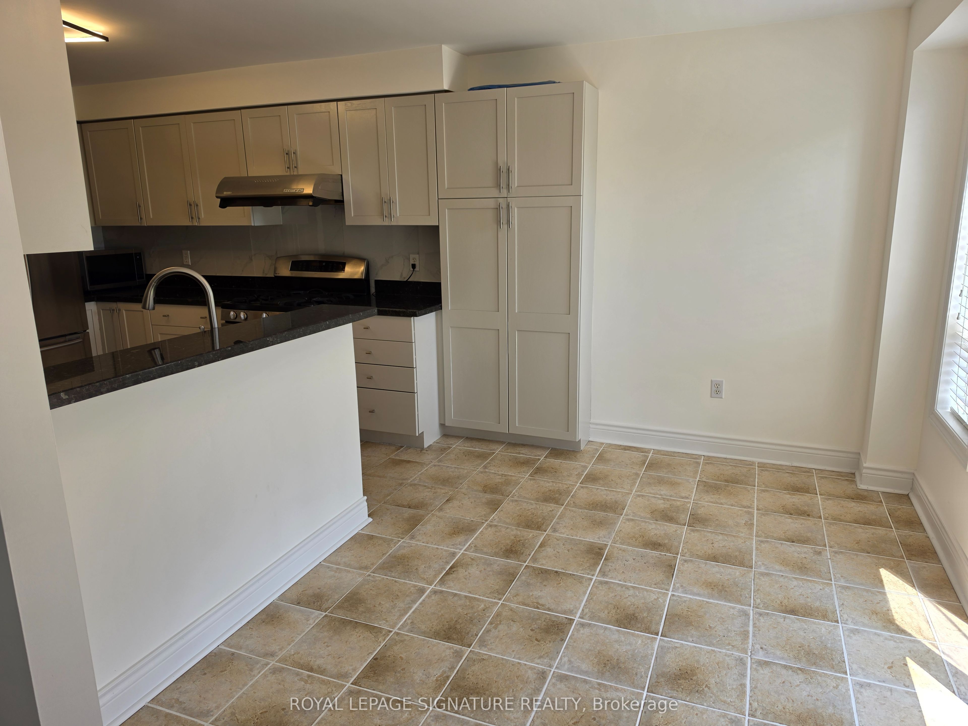 794 White Clover Way Property Photo 6