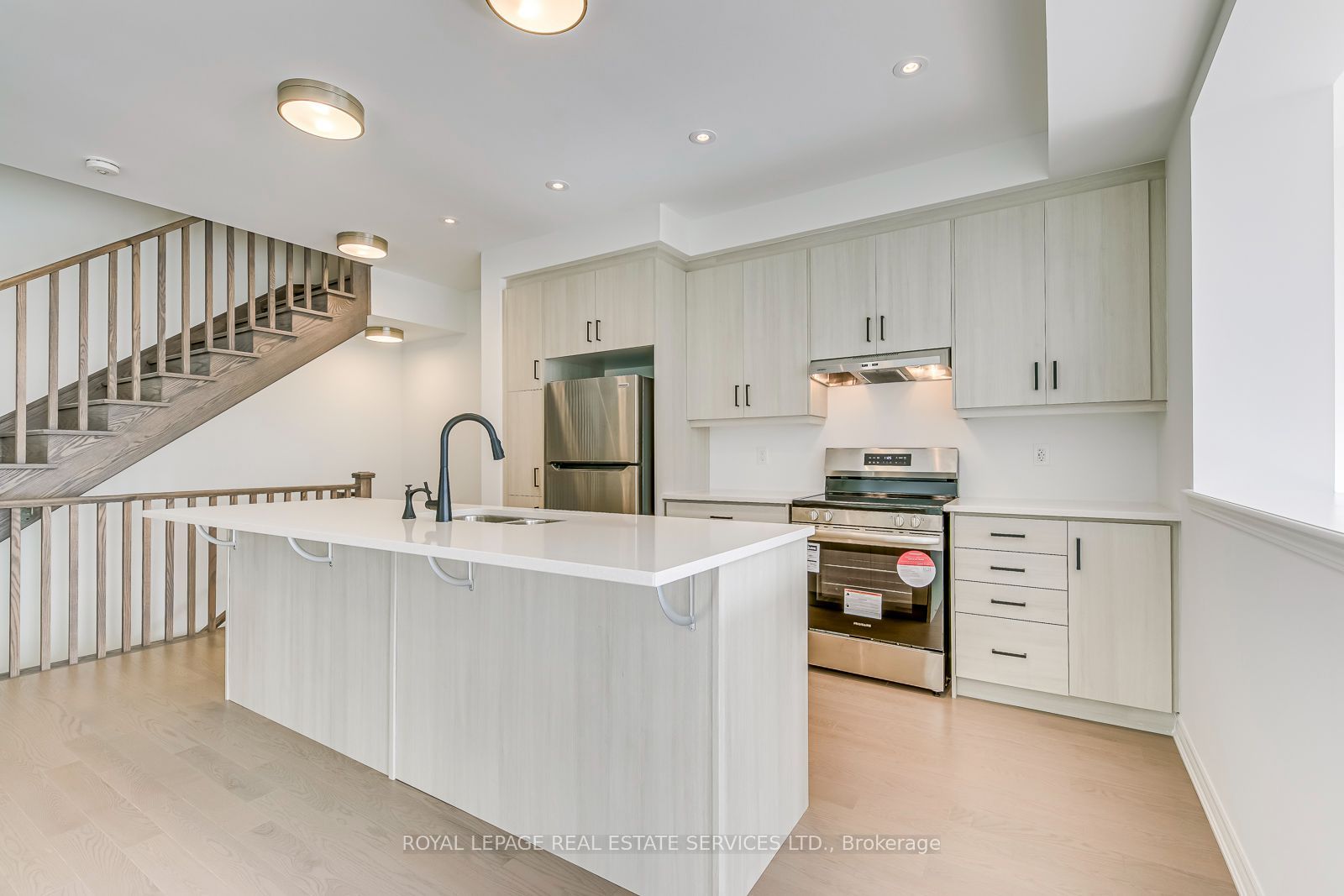 1205 Poppy Gardens Property Photo 10