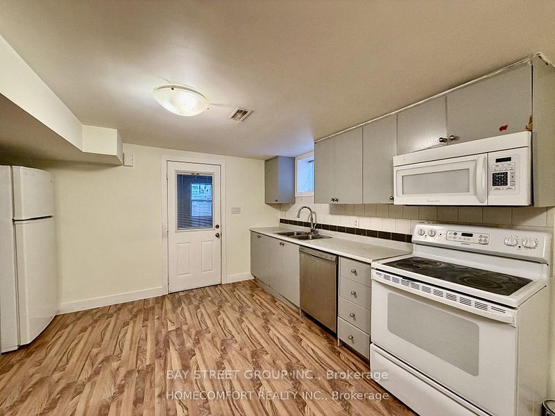 178 Rosemount Avenue Lower Property Photo 3
