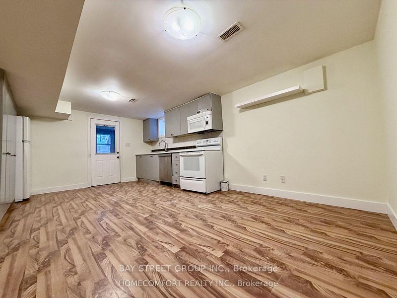 178 Rosemount Avenue Lower Property Photo 9
