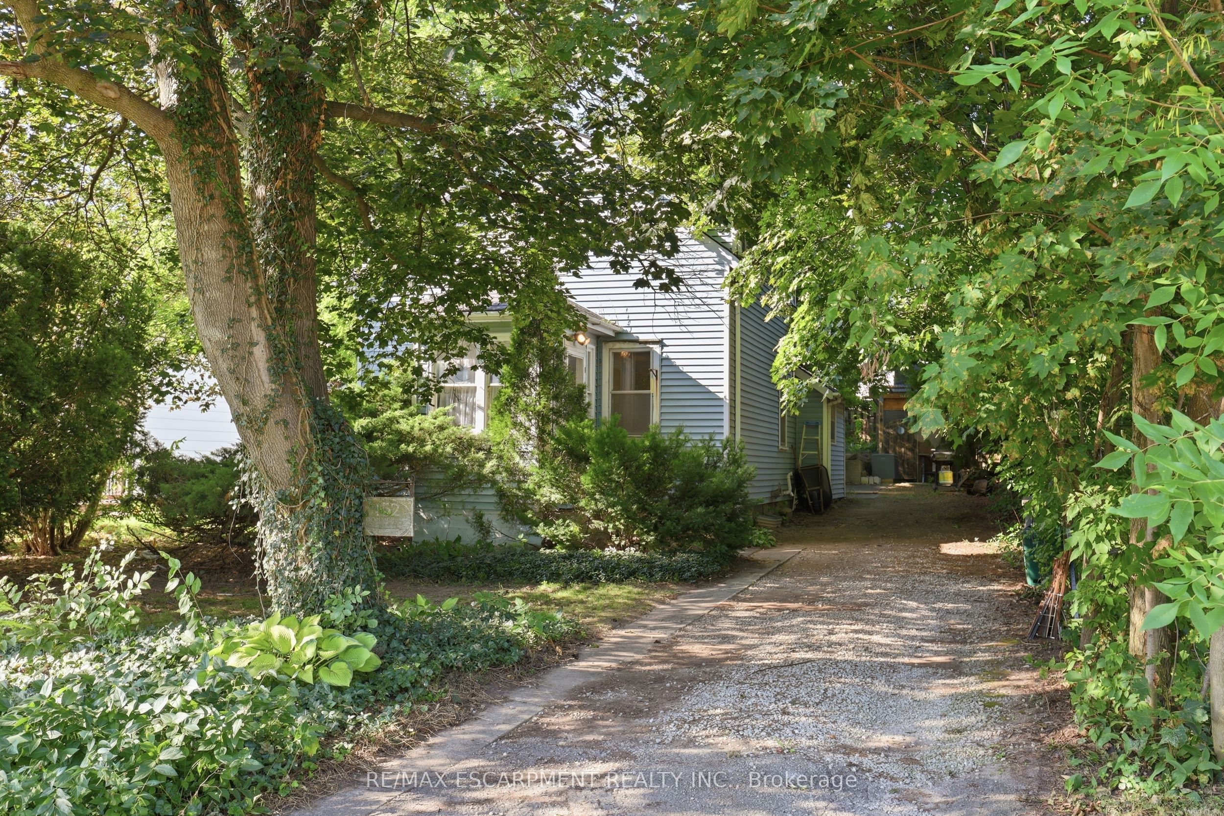 152 Commercial Street