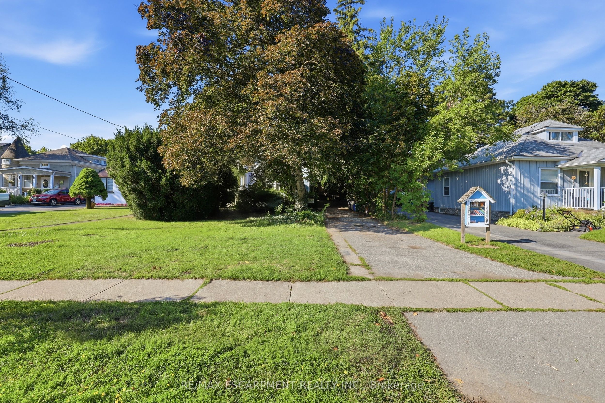 152 Commercial Street Property Photo 2