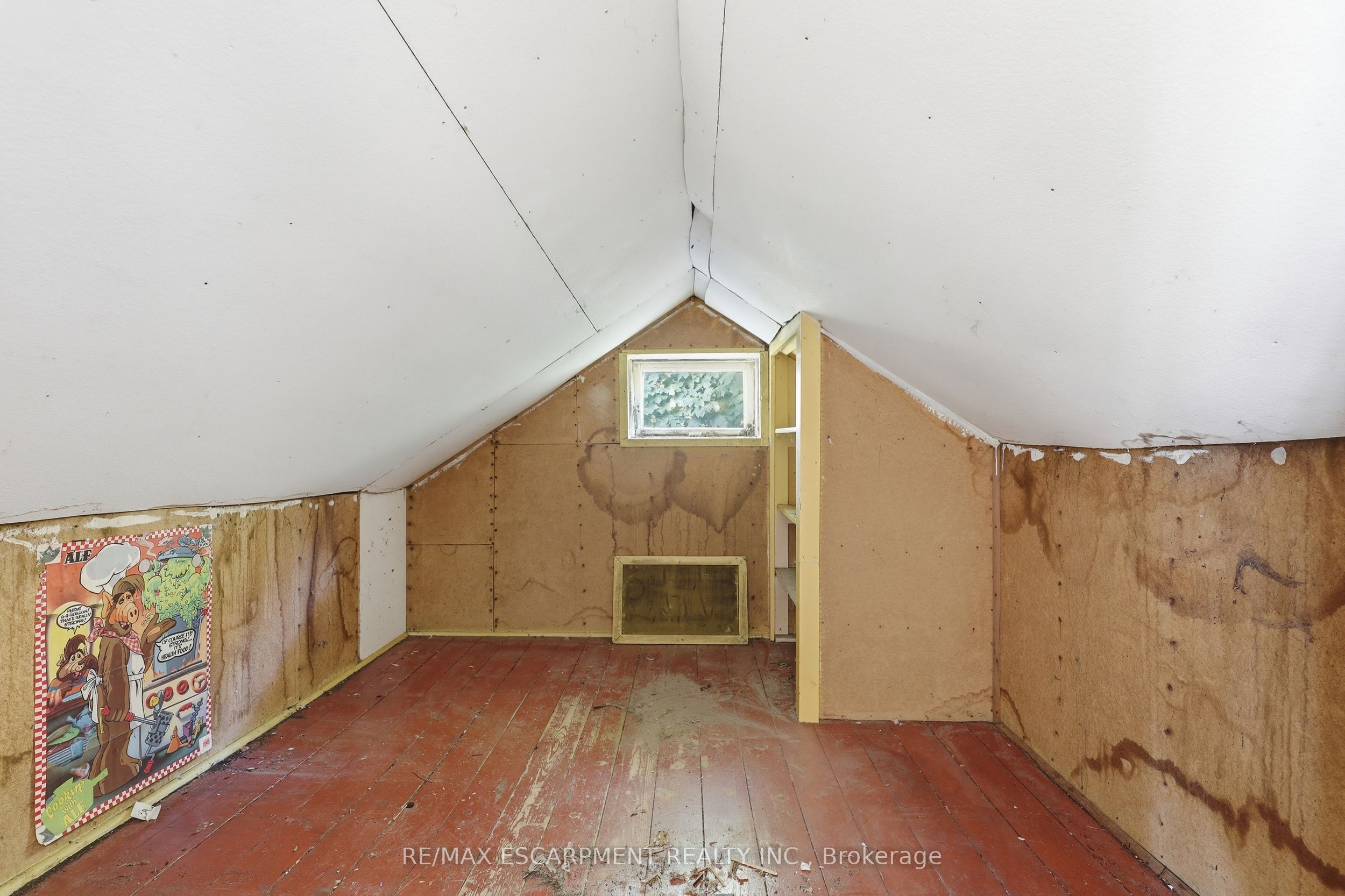 152 Commercial Street Property Photo 25