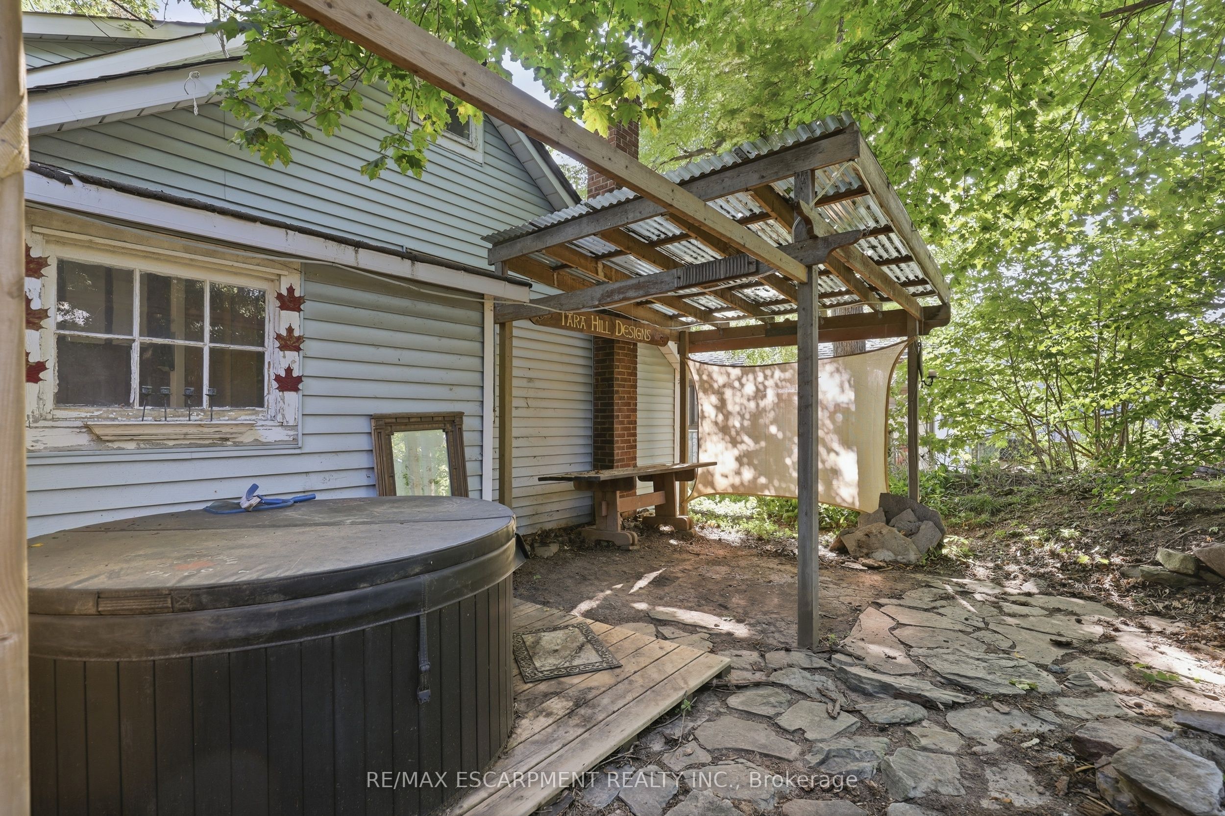 152 Commercial Street Property Photo 30