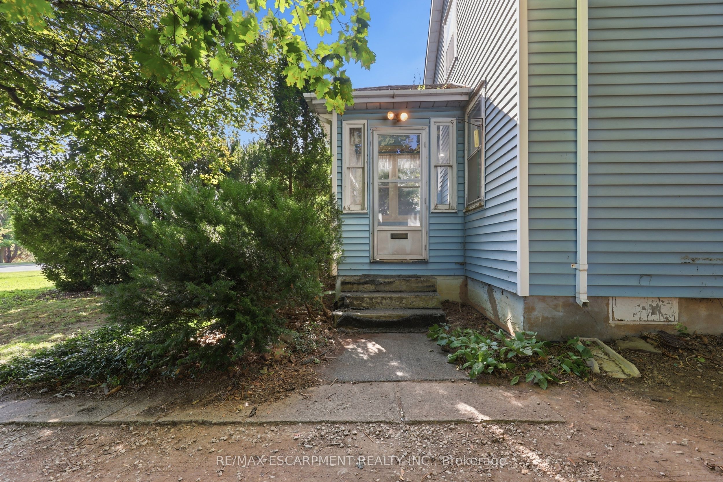 152 Commercial Street Property Photo 34