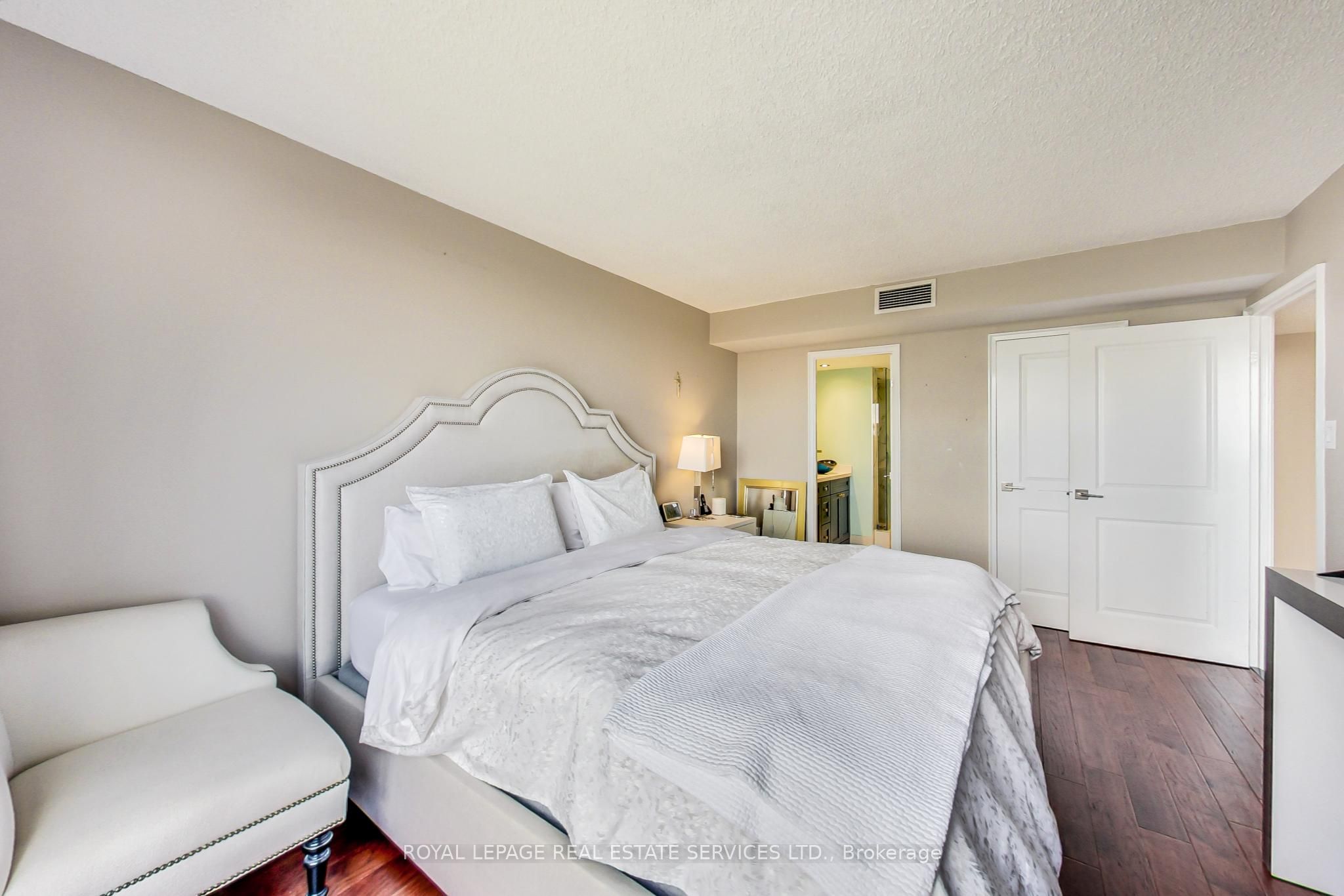 2045 Lake Shore Boulevard W 1110 Property Photo 6