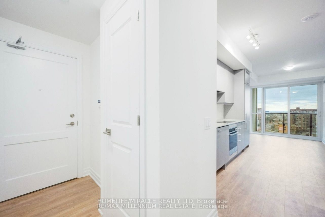 30 Elm Drive 1106 Property Photo 3