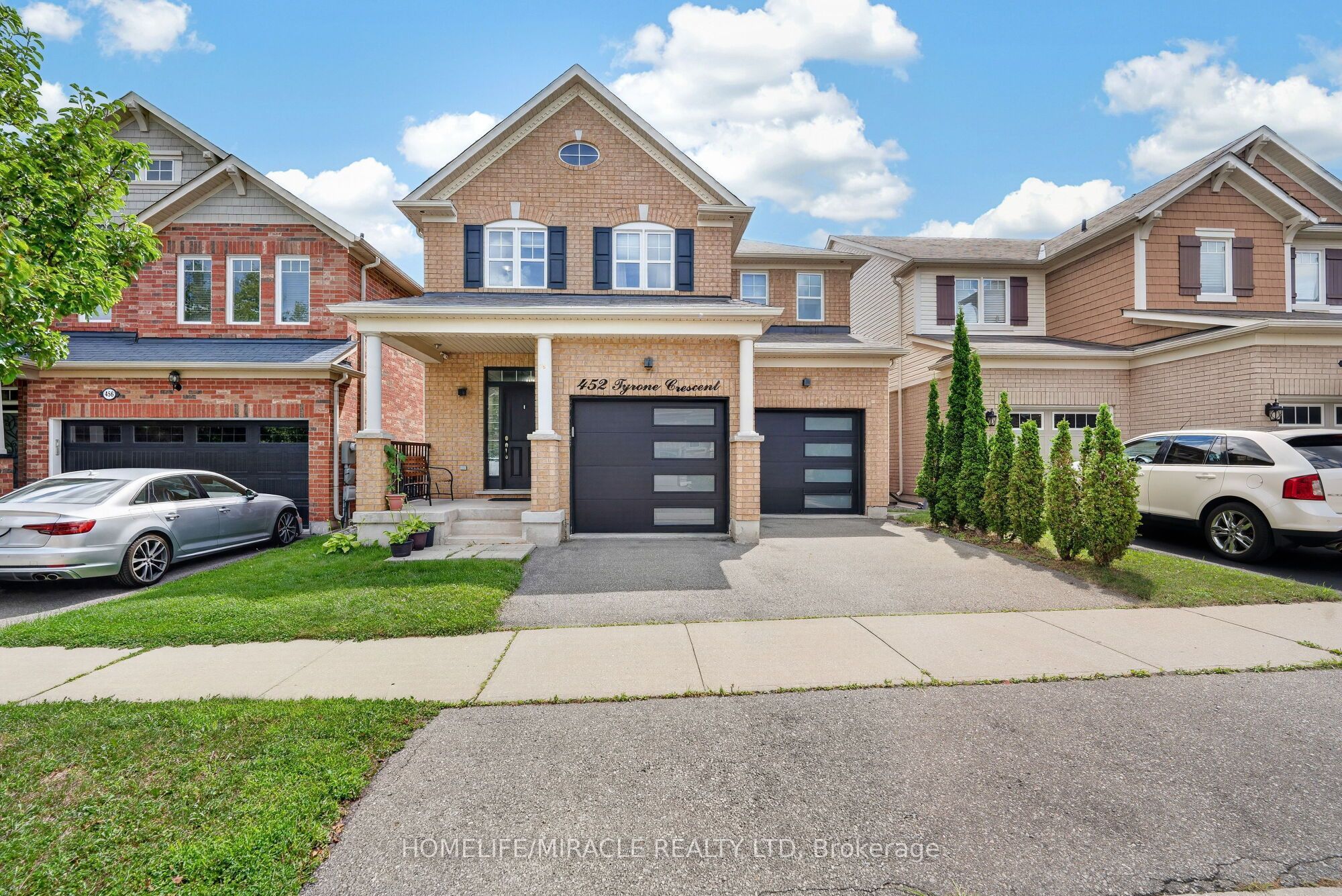 452 Tyrone Crescent Property Photo 2