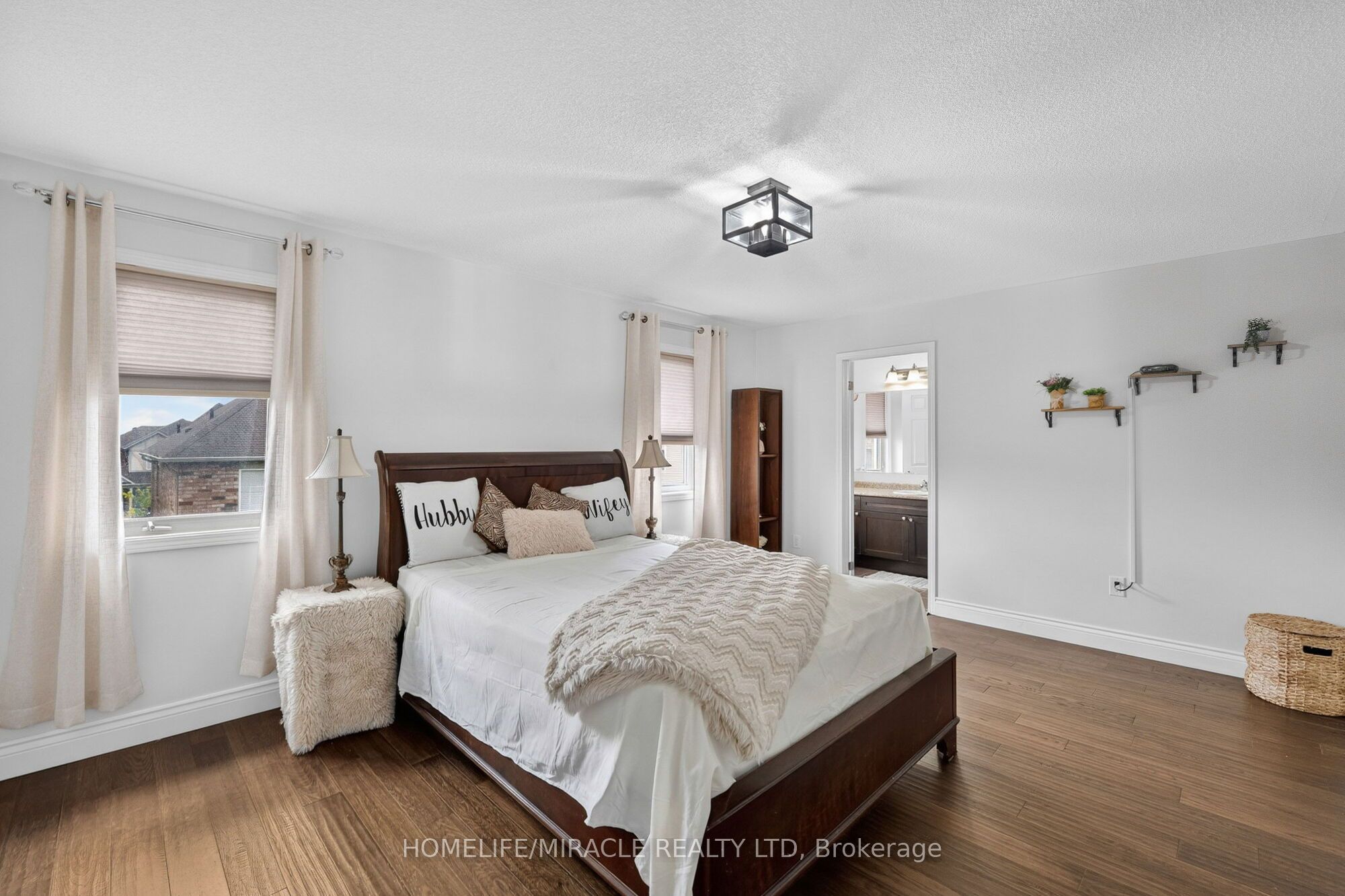 452 Tyrone Crescent Property Photo 4