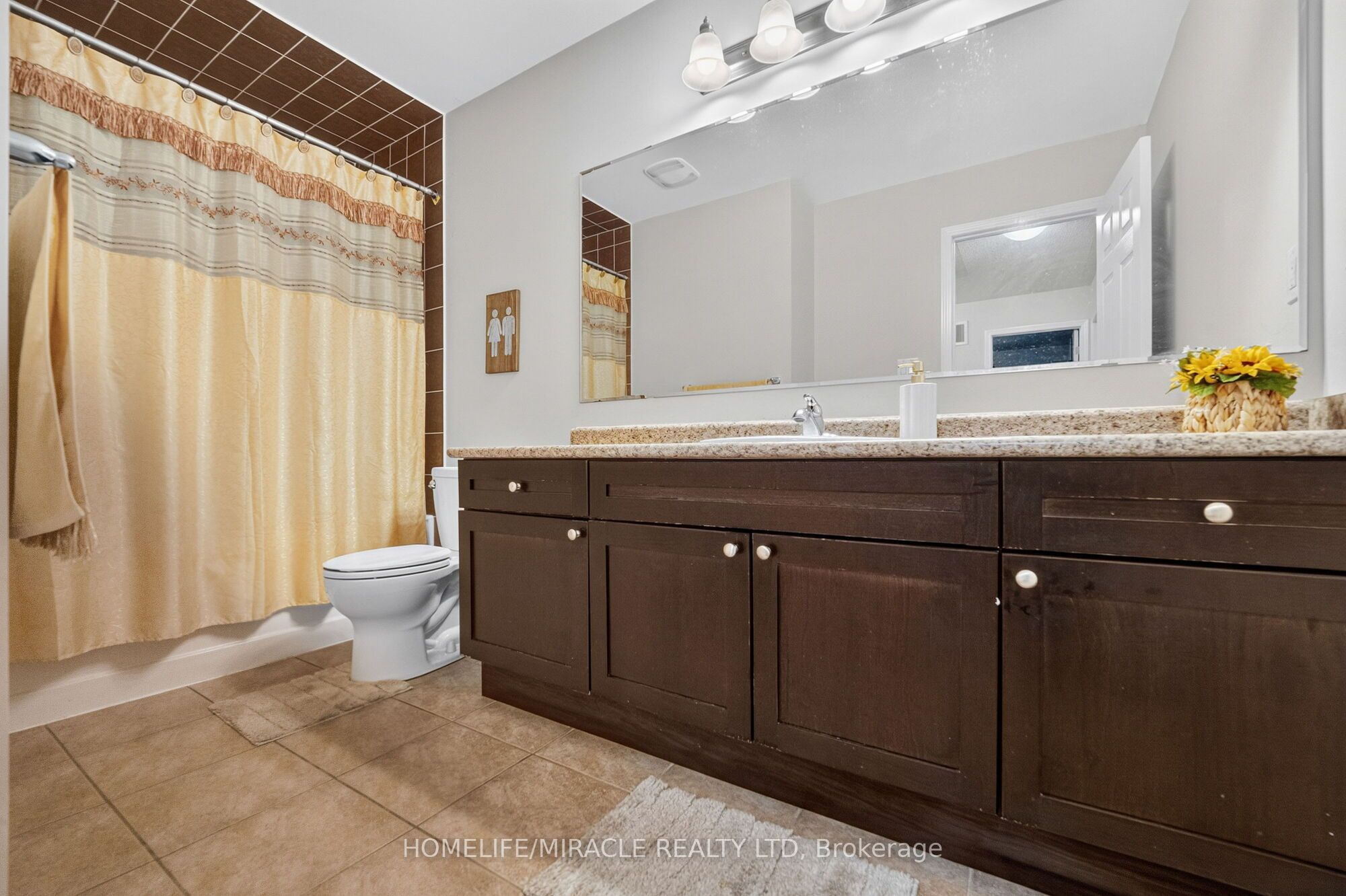 452 Tyrone Crescent Property Photo 11