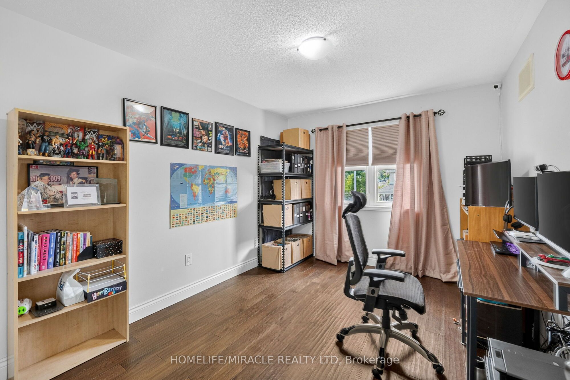 452 Tyrone Crescent Property Photo 13