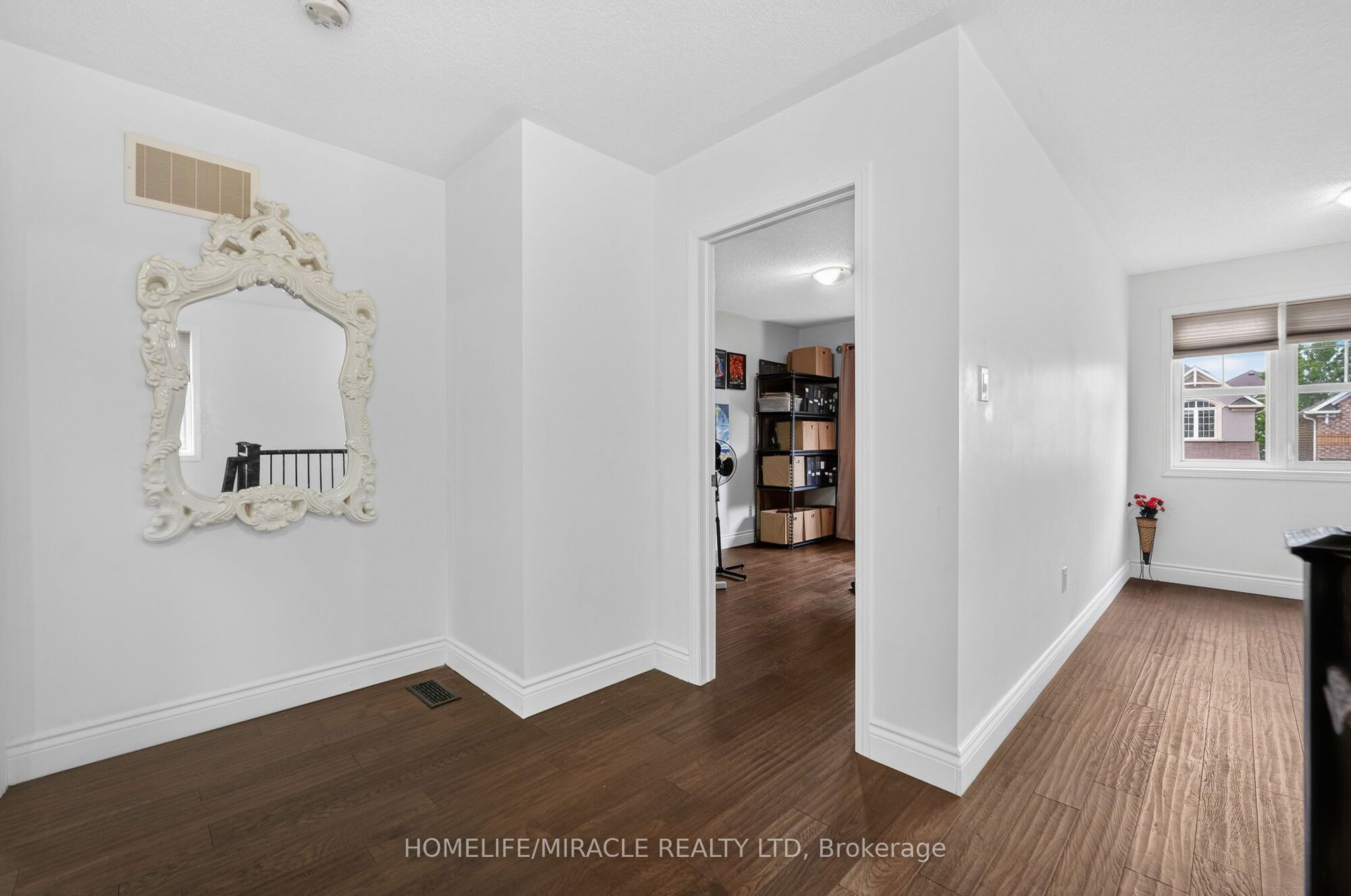 452 Tyrone Crescent Property Photo 15