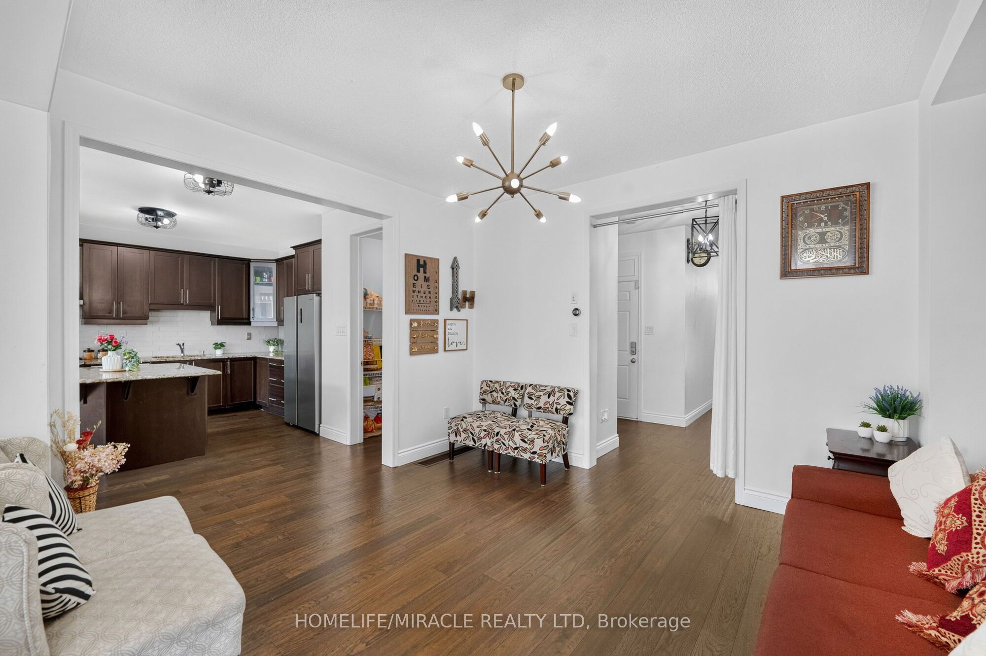 452 Tyrone Crescent Property Photo 24