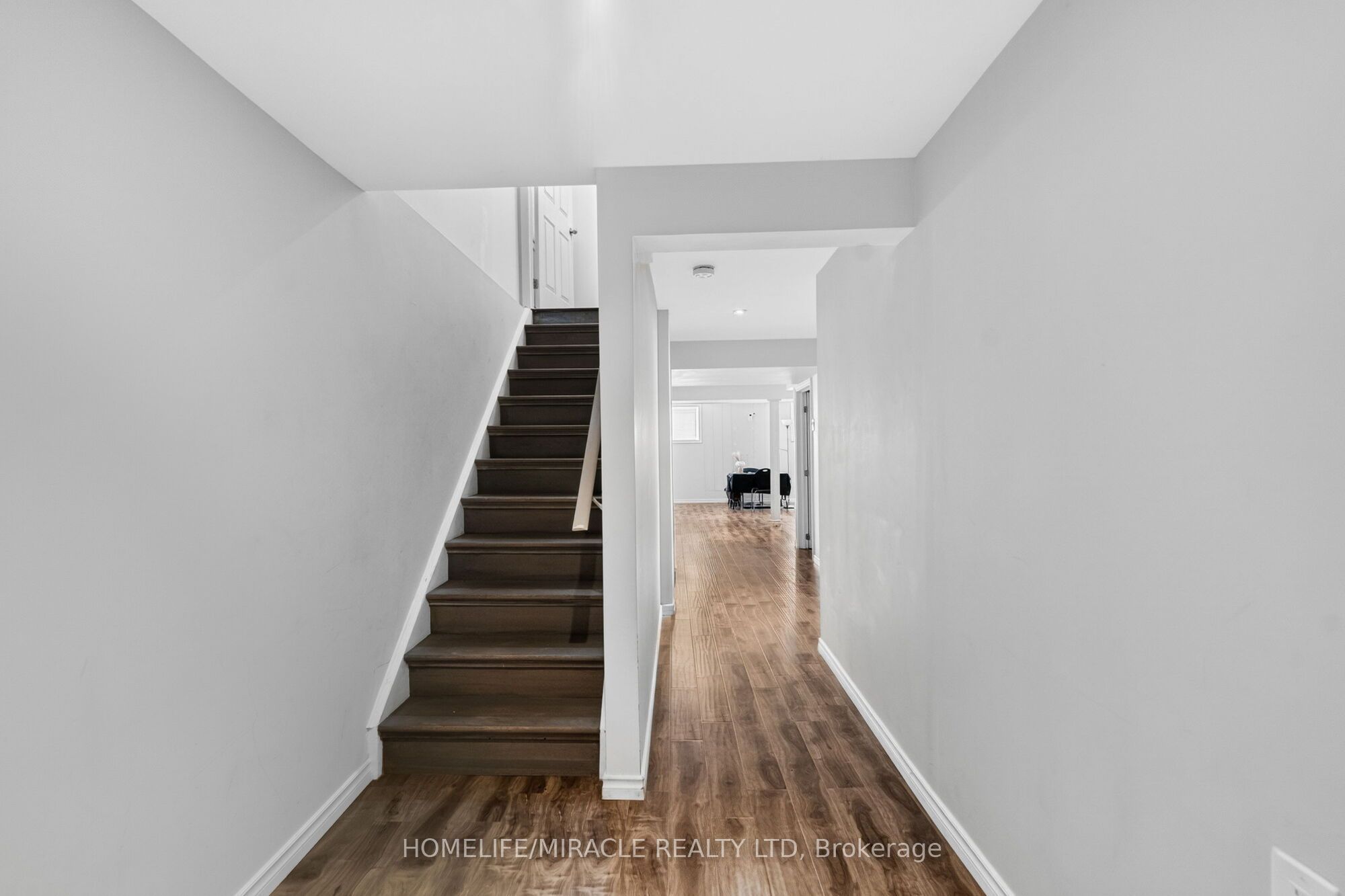 452 Tyrone Crescent Property Photo 32