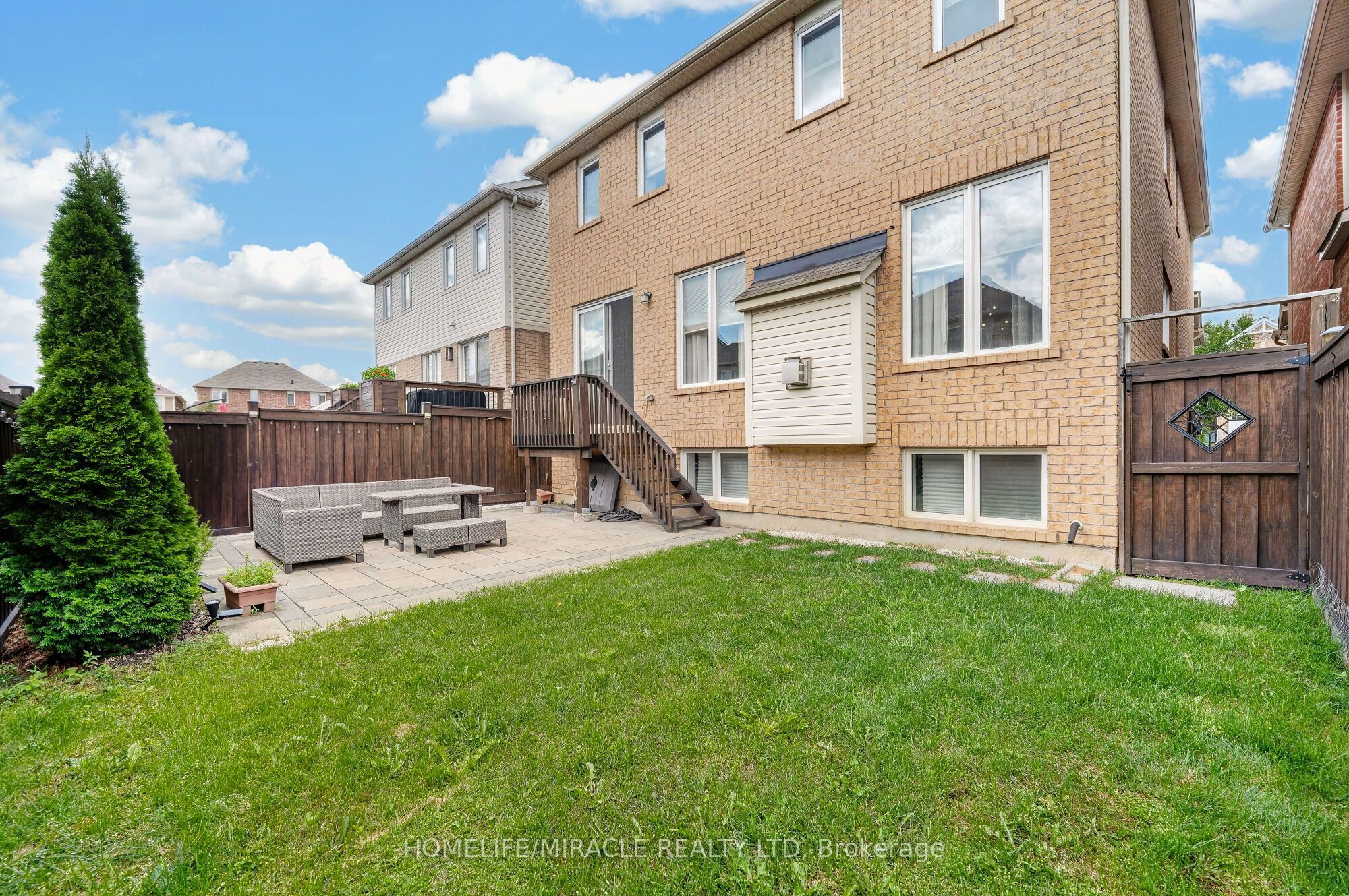 452 Tyrone Crescent Property Photo 39