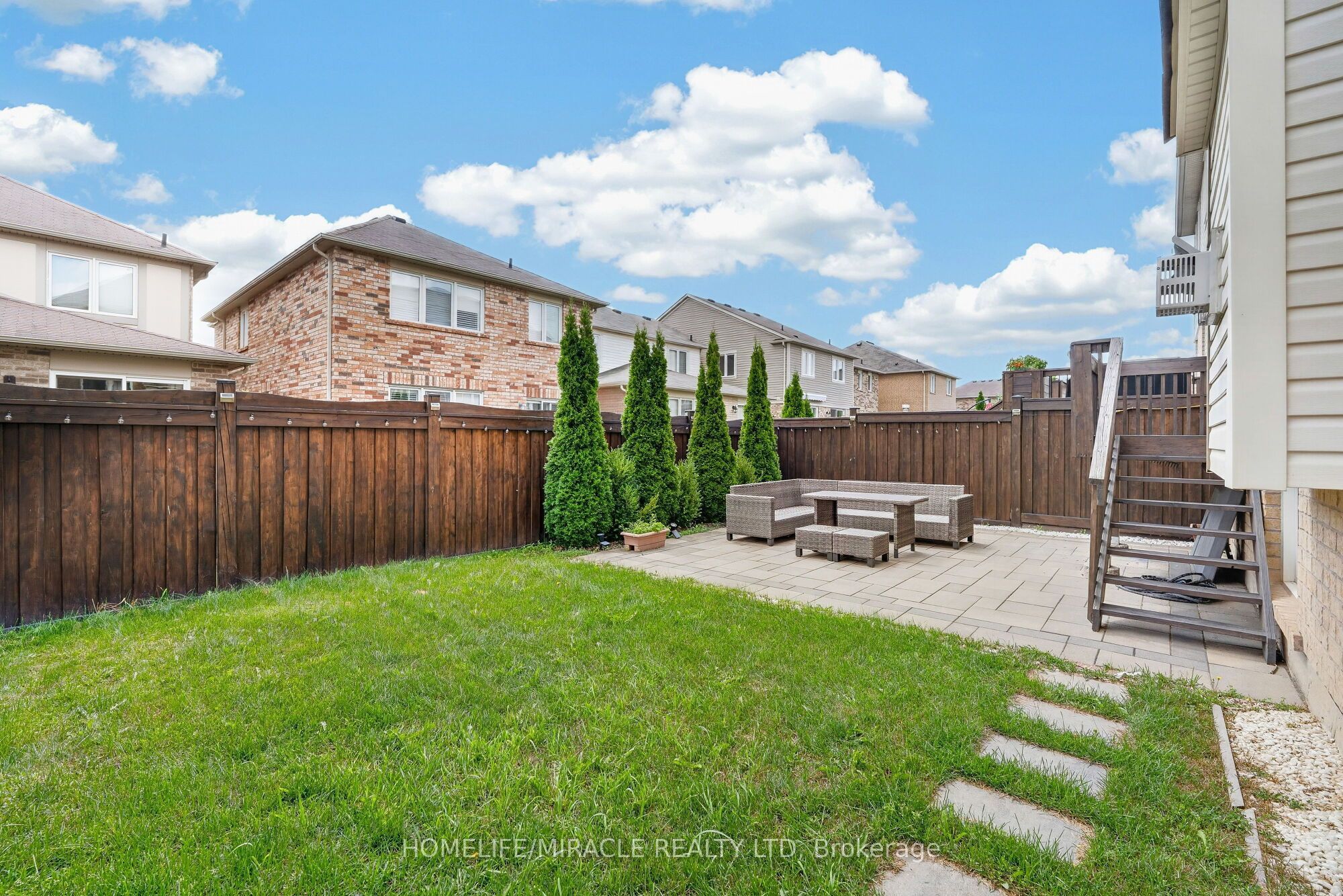 452 Tyrone Crescent Property Photo 40