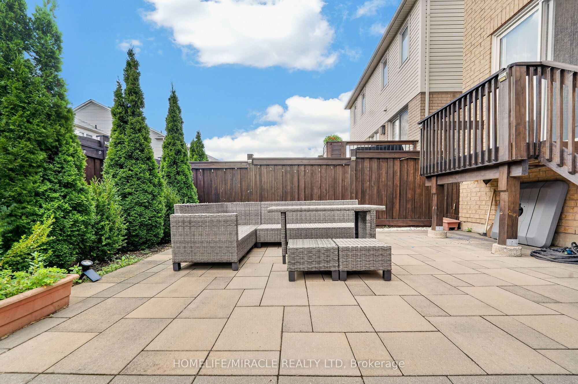 452 Tyrone Crescent Property Photo 41