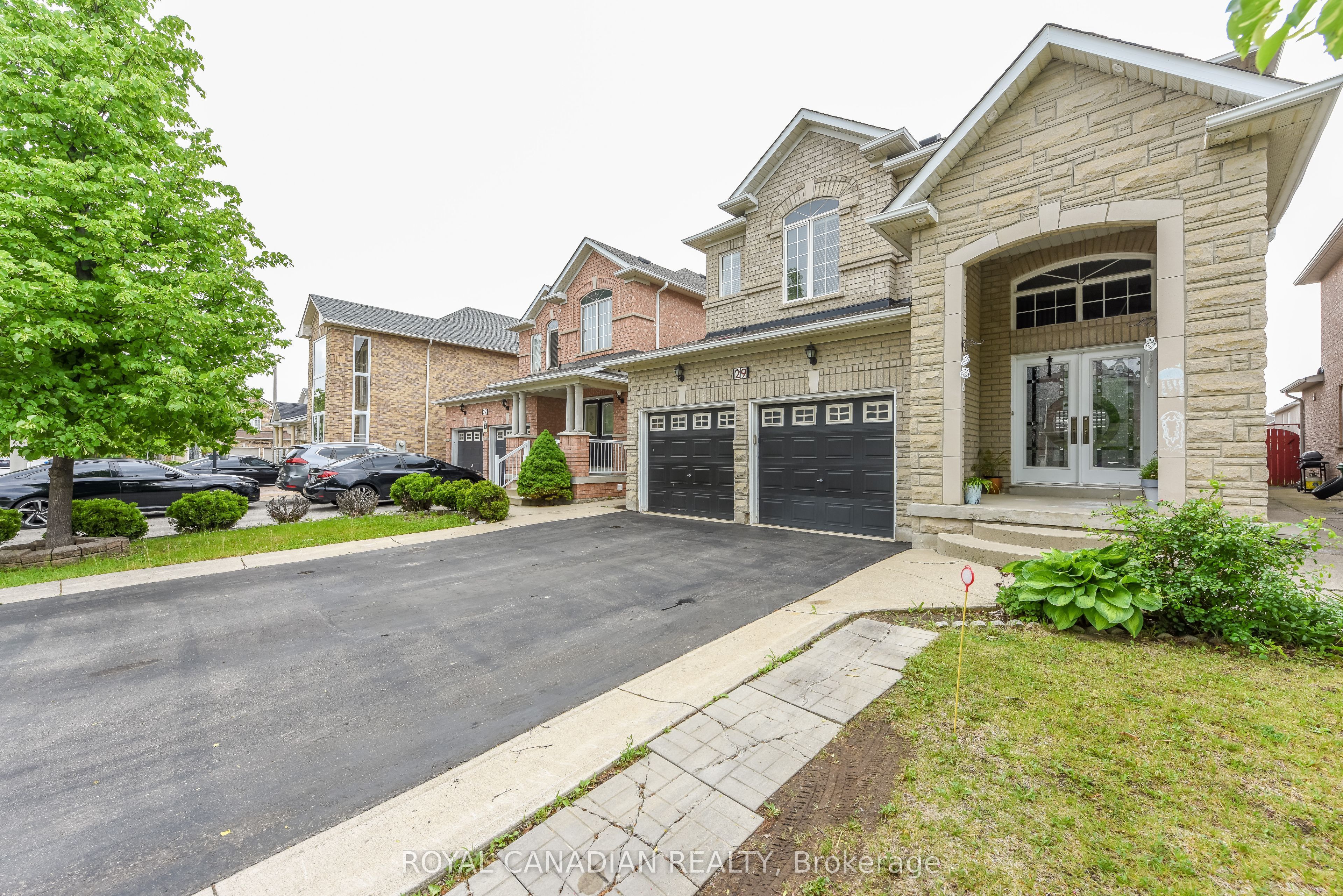29 Dewside Drive Property Photo 2