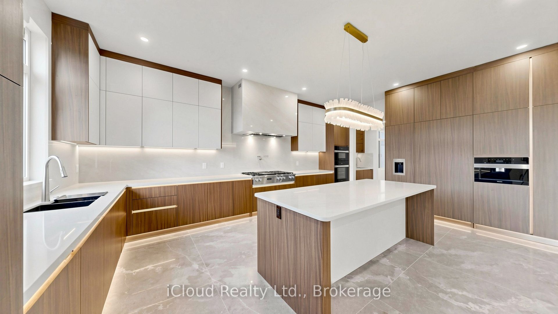 2539 Rugby Road Property Photo 6