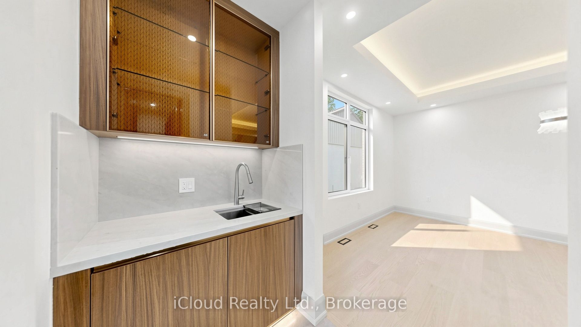 2539 Rugby Road Property Photo 10