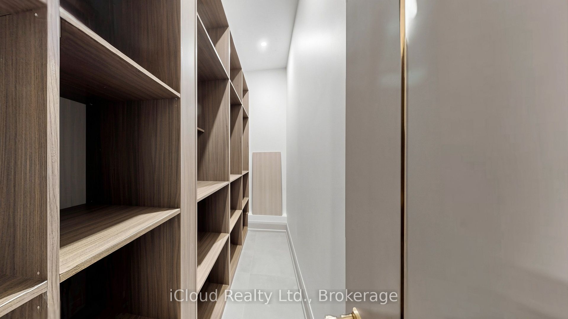 2539 Rugby Road Property Photo 11