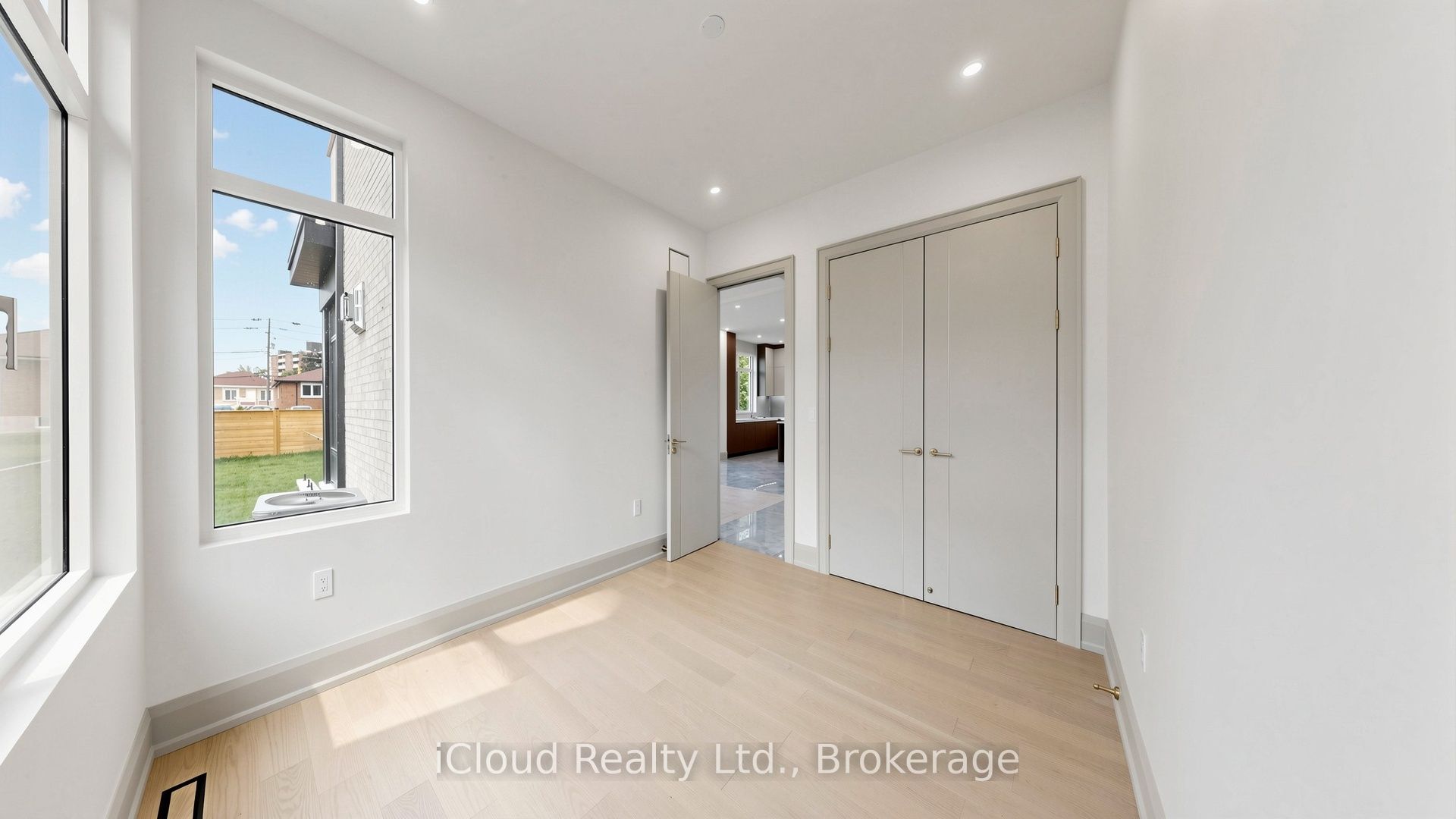 2539 Rugby Road Property Photo 13