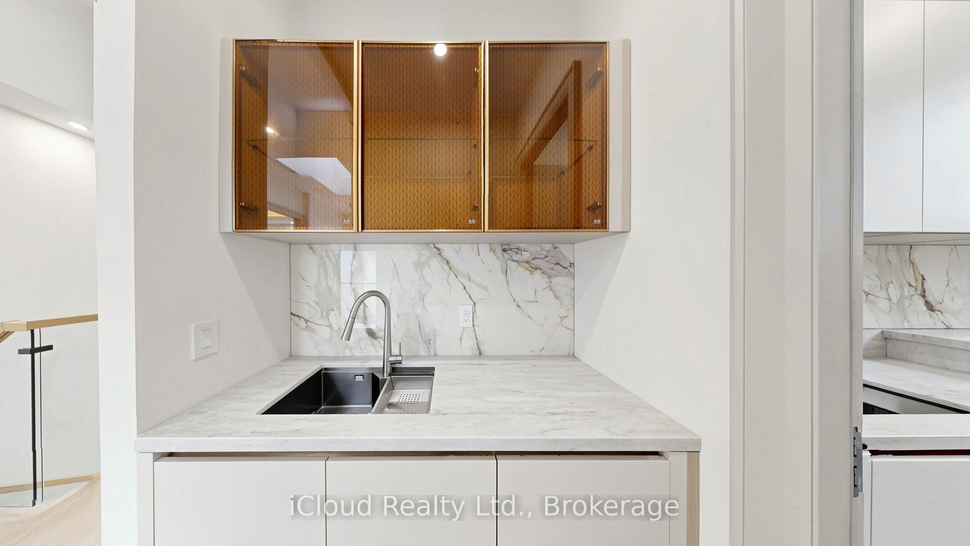 2539 Rugby Road Property Photo 32