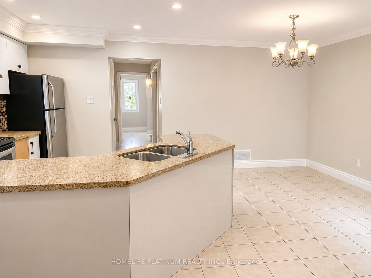 16 Langdale Crescent Property Photo 3
