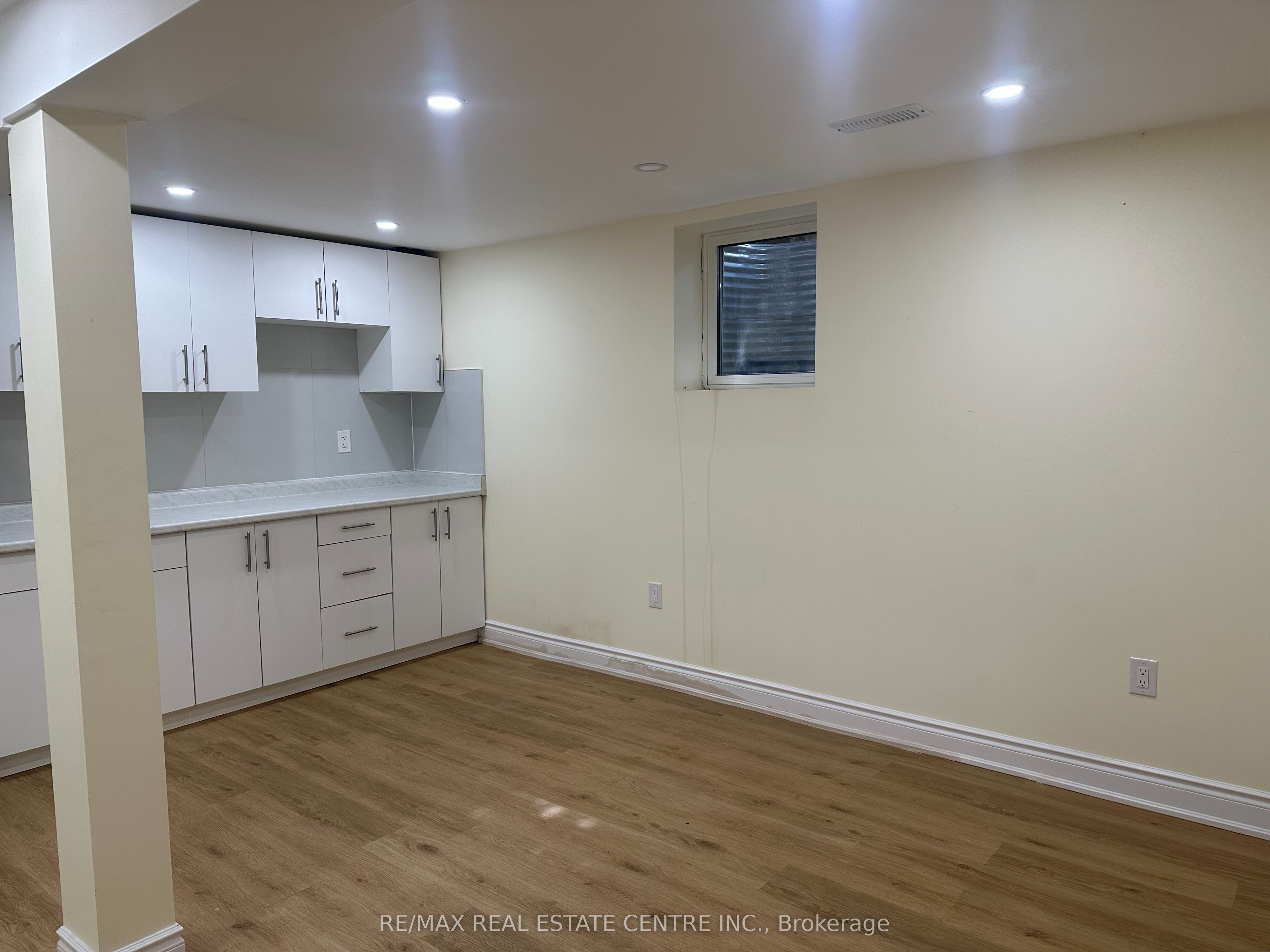 31 Haslemere Avenue Property Photo 3