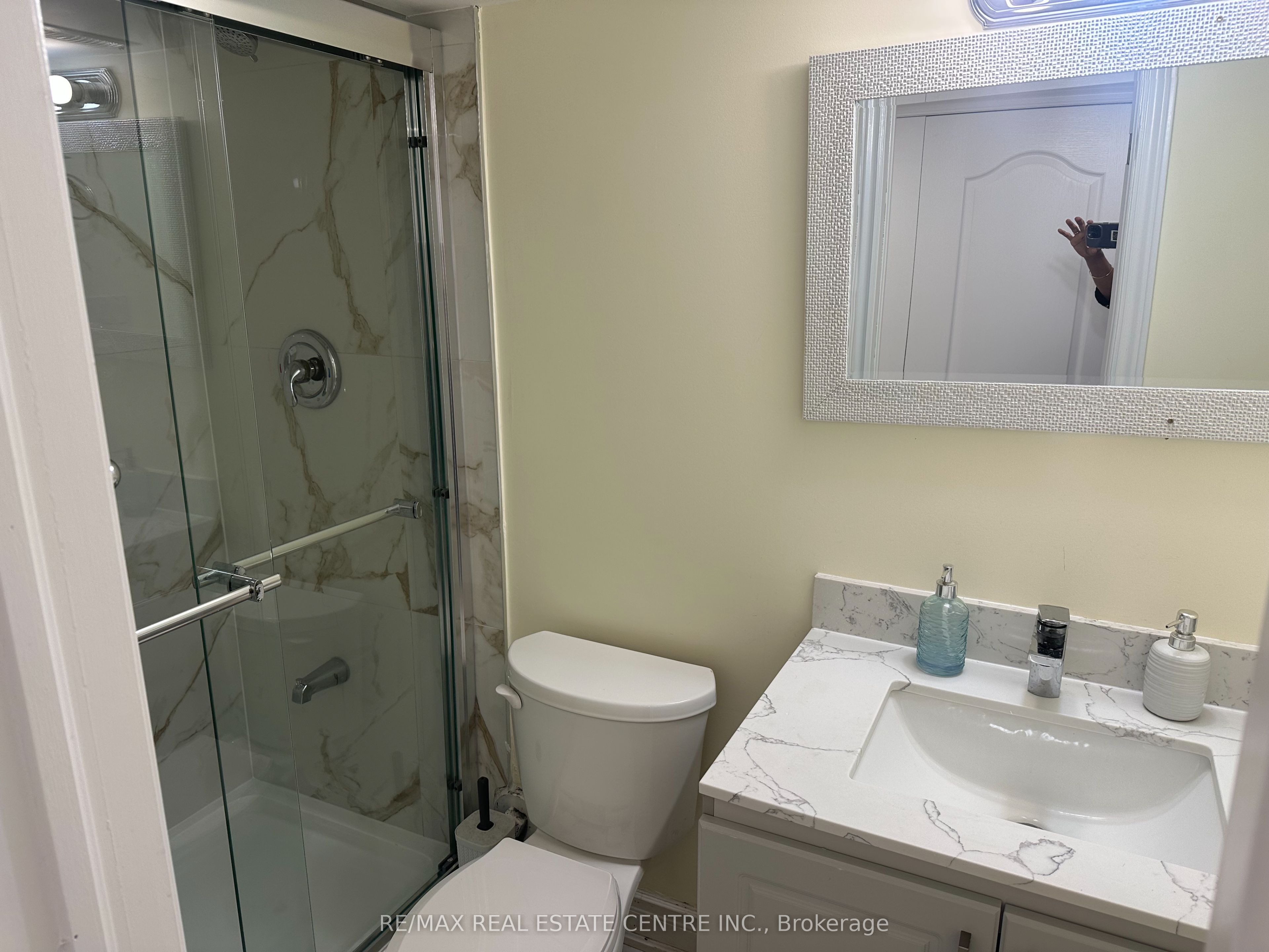 31 Haslemere Avenue Property Photo 9