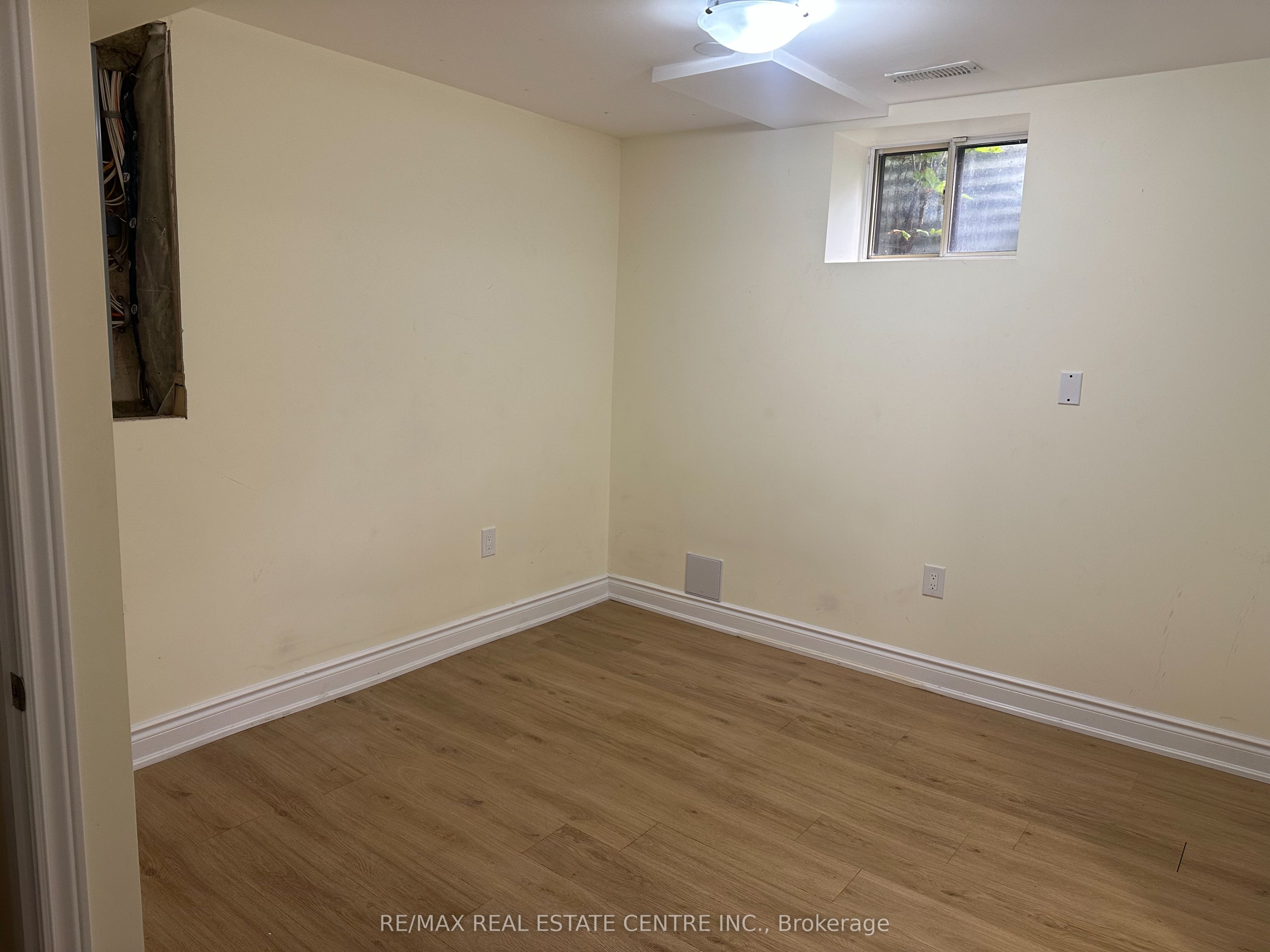 31 Haslemere Avenue Property Photo 11