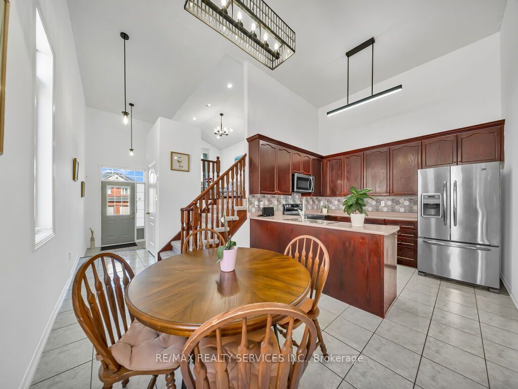 101 River Rock Crescent Property Photo 10