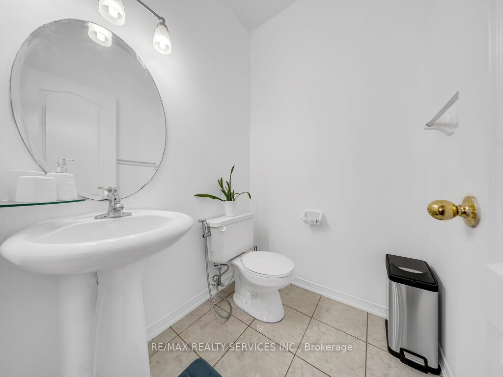 101 River Rock Crescent Property Photo 21