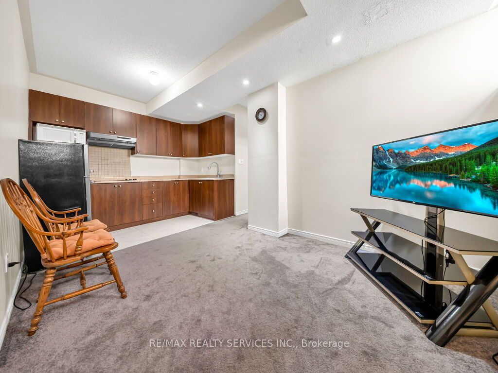 101 River Rock Crescent Property Photo 25
