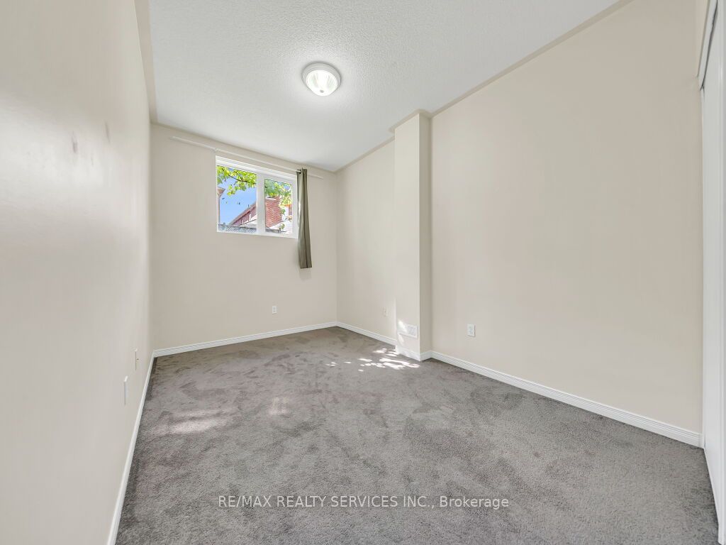 101 River Rock Crescent Property Photo 26
