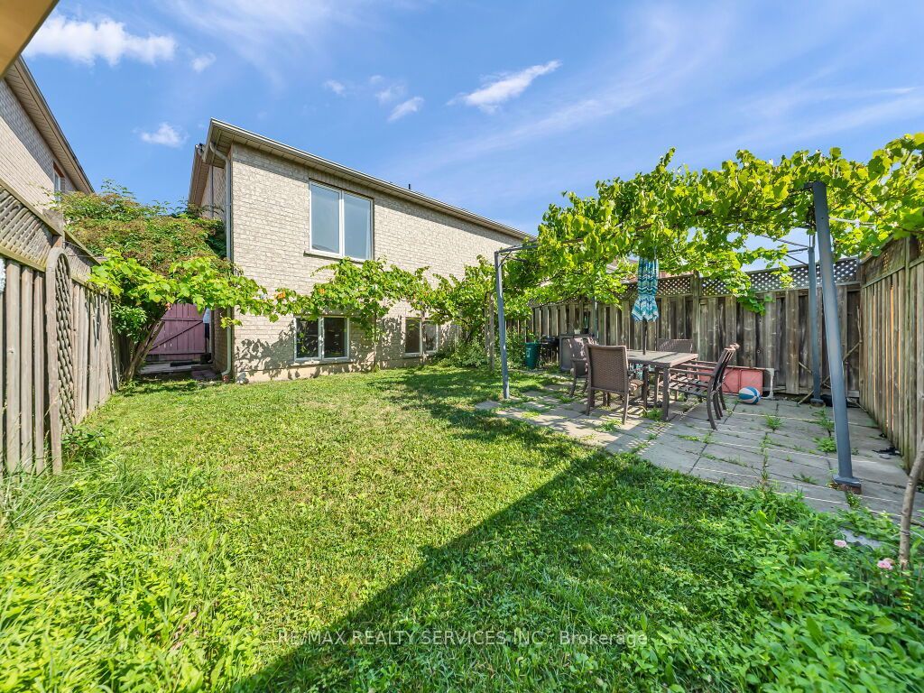 101 River Rock Crescent Property Photo 35