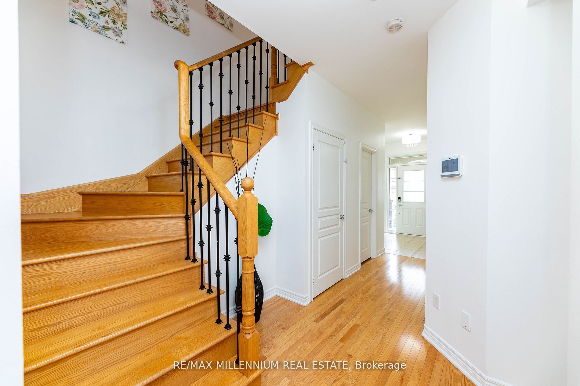9 Pendulum Circle Property Photo 3