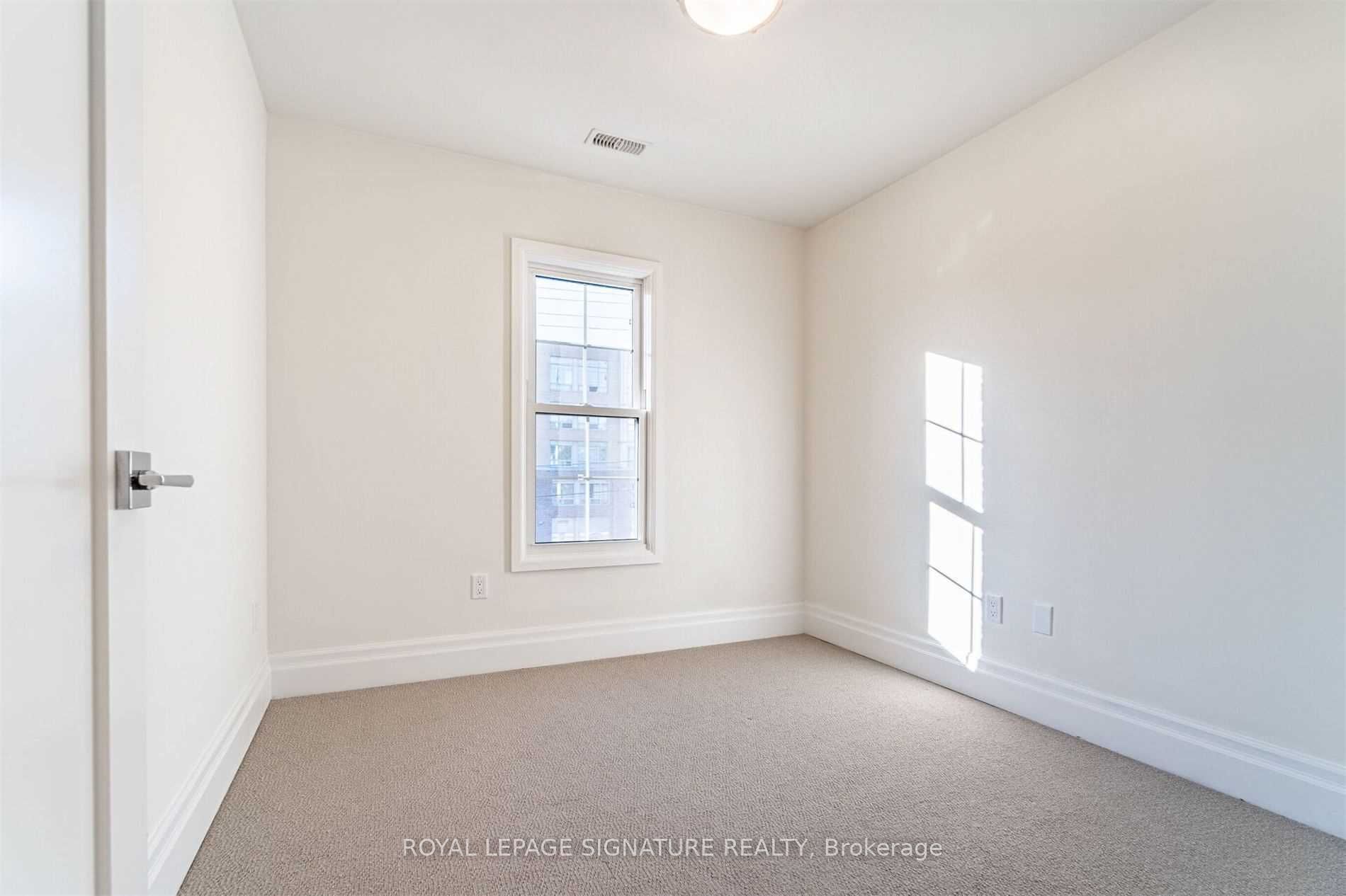 760 Lakeshore Road E 202 Property Photo 10
