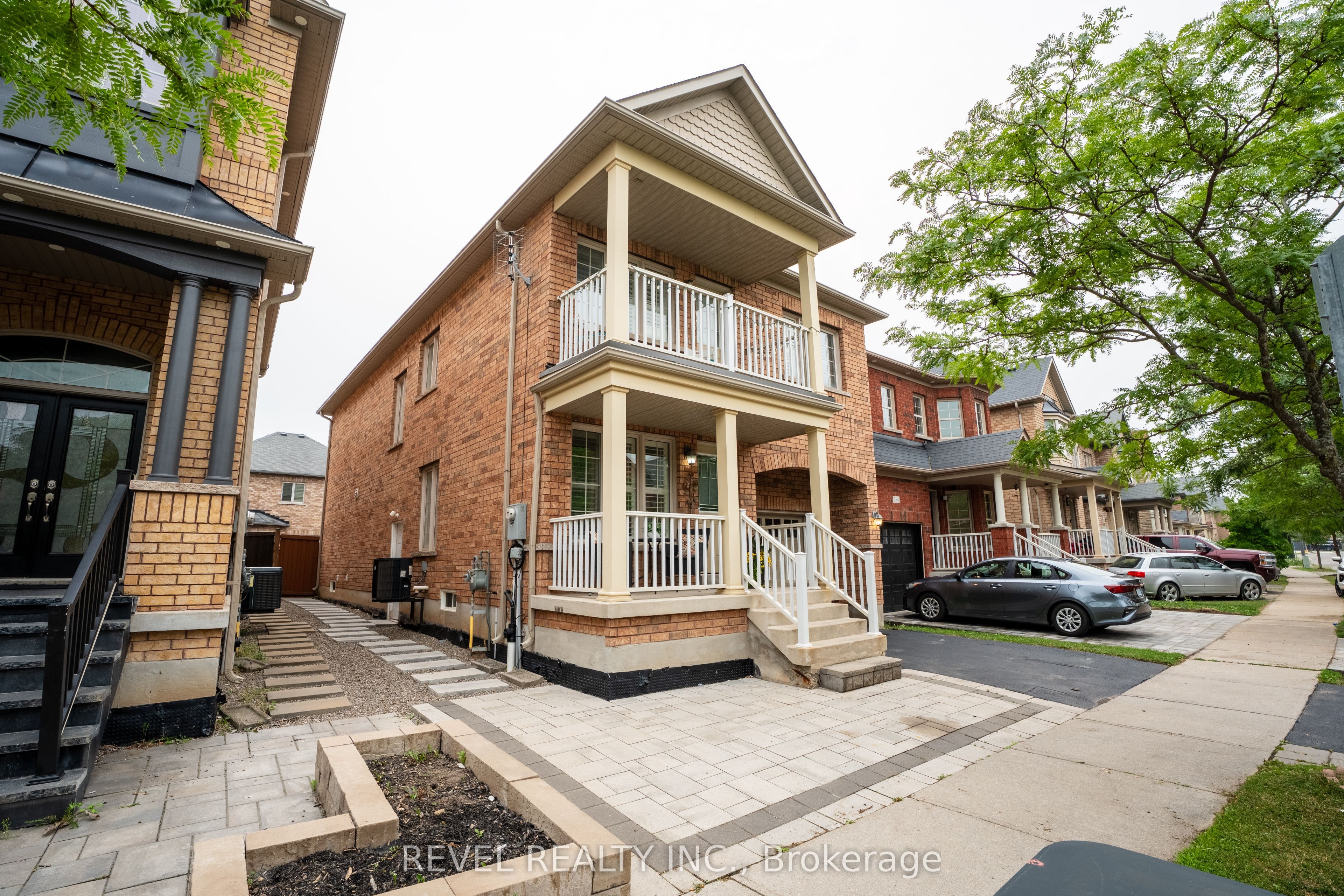 256 Giddings Crescent Property Photo 2