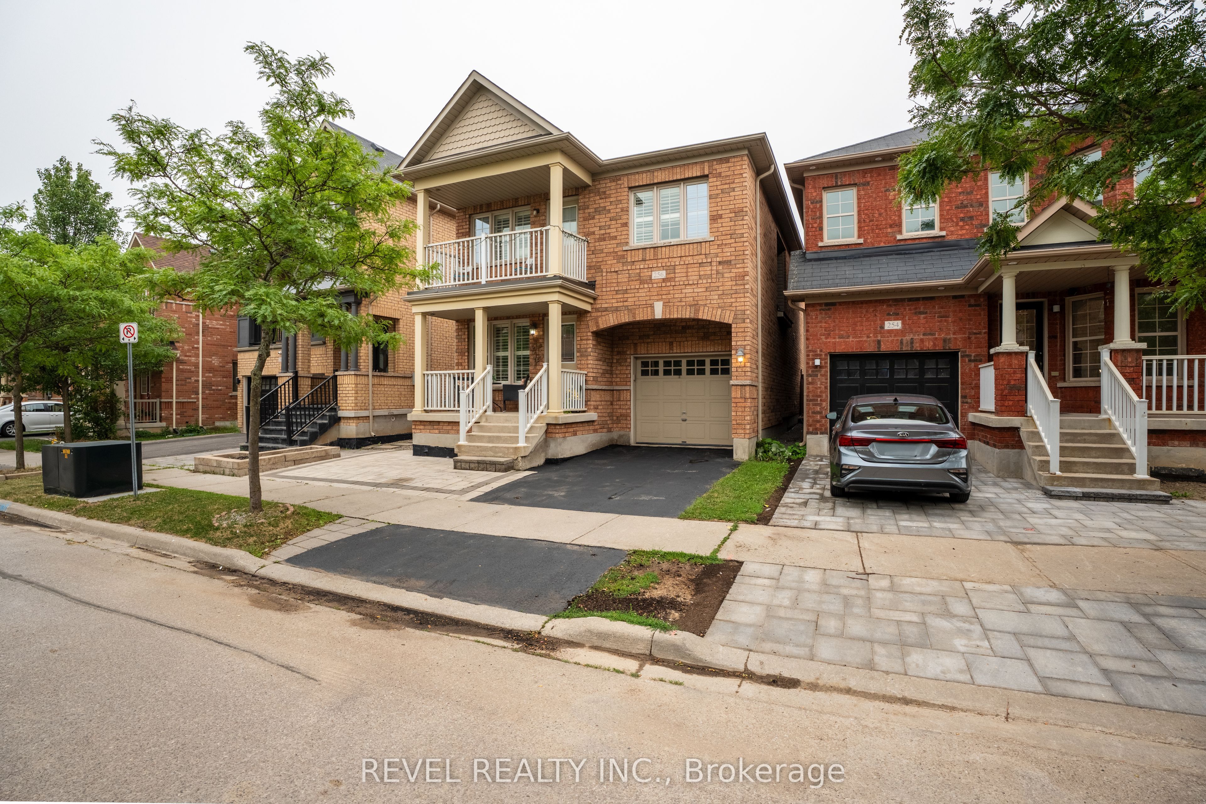 256 Giddings Crescent Property Photo 3