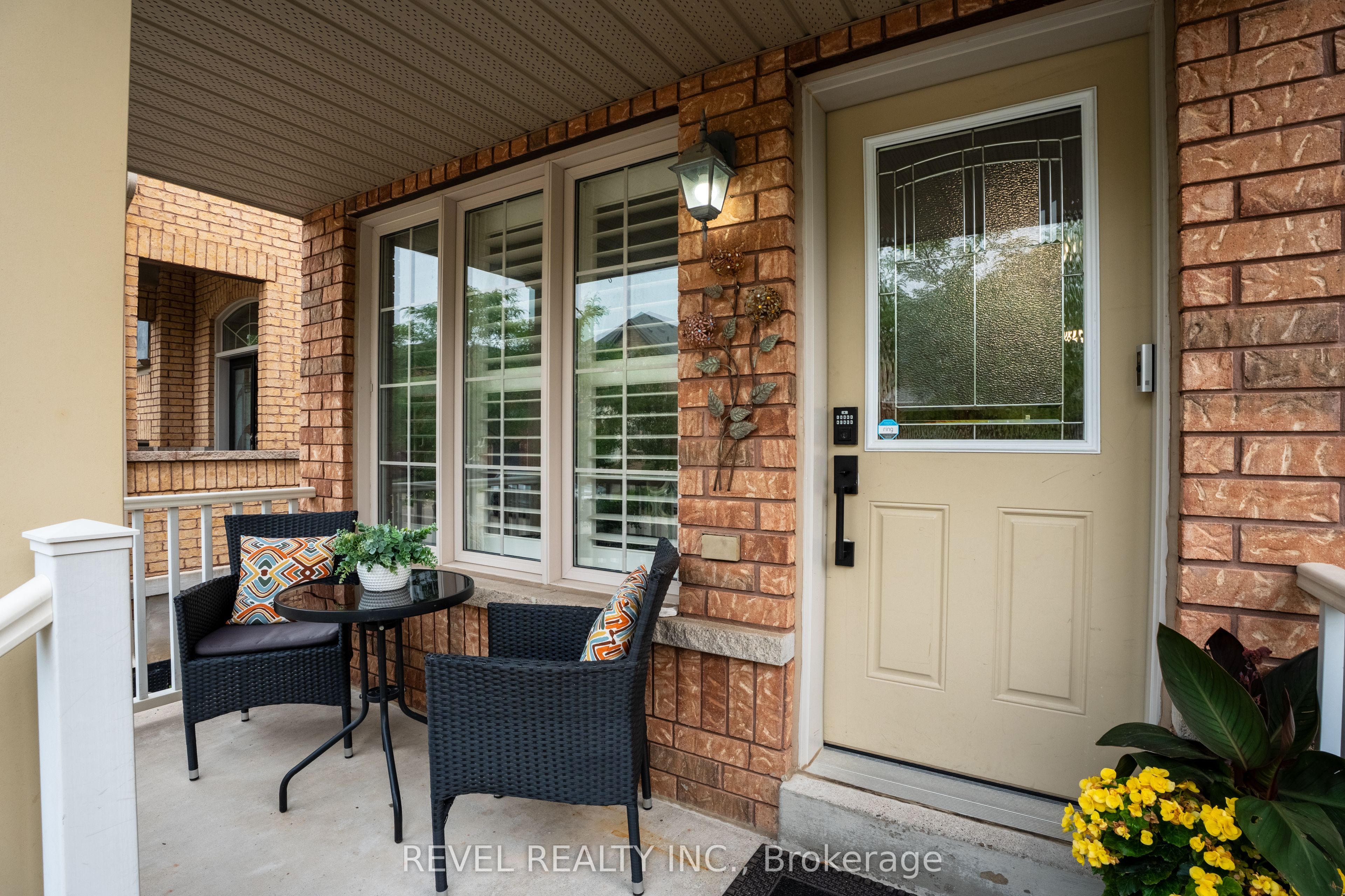 256 Giddings Crescent Property Photo 4