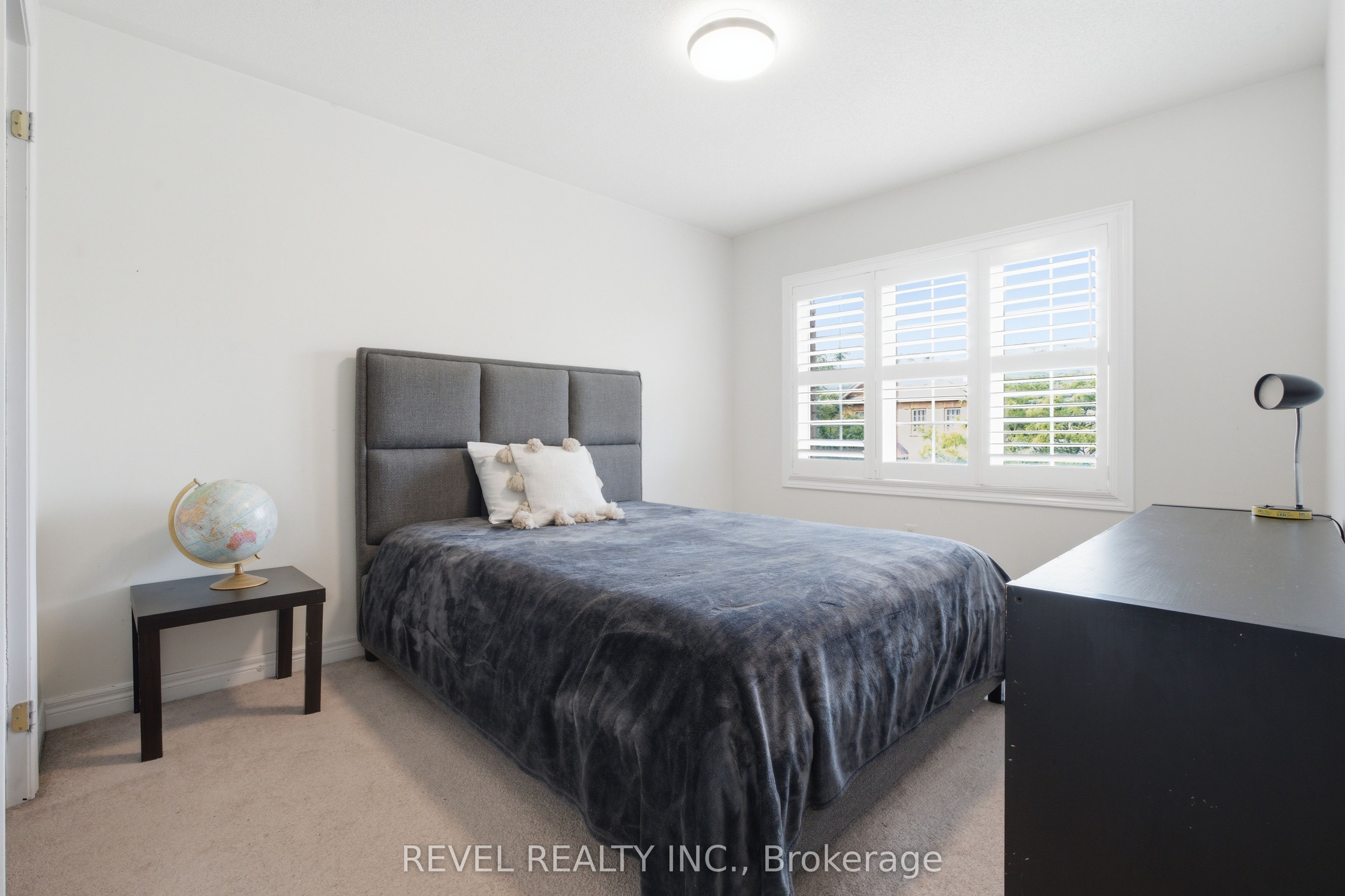 256 Giddings Crescent Property Photo 17